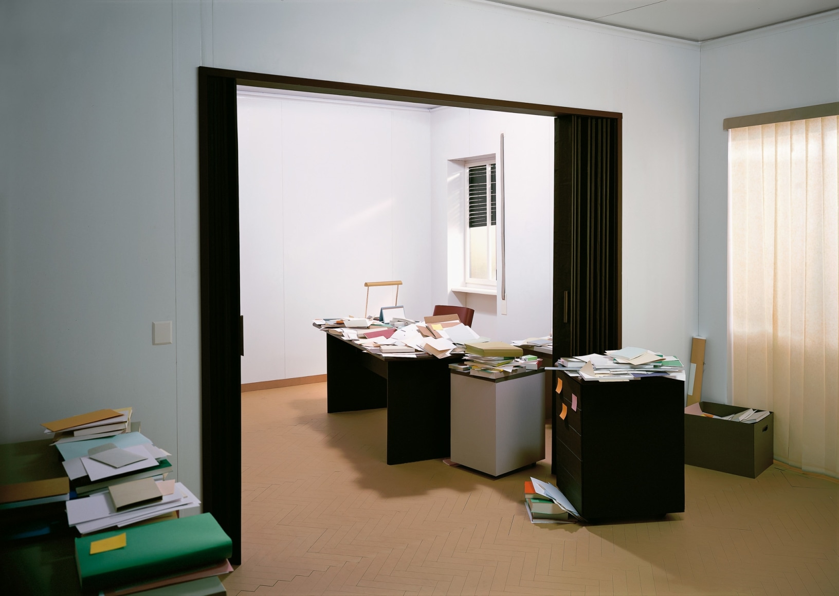 Thomas Demand, Embassy VI, 2007