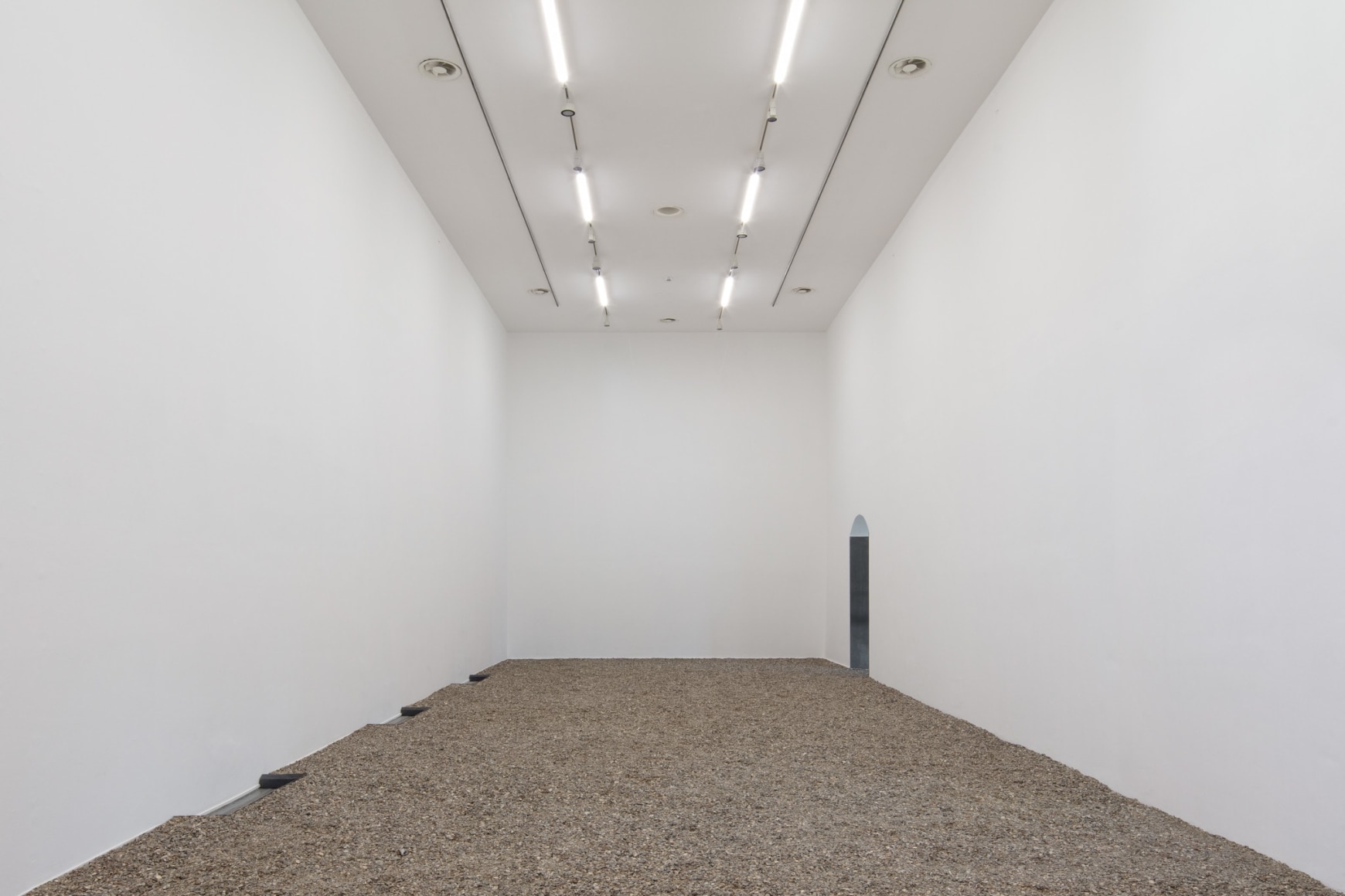 Muscle Memory (12 tonnes), 2021, Calcite hardscaping material from marine bivalves., Photo: Antonio Maniscalco