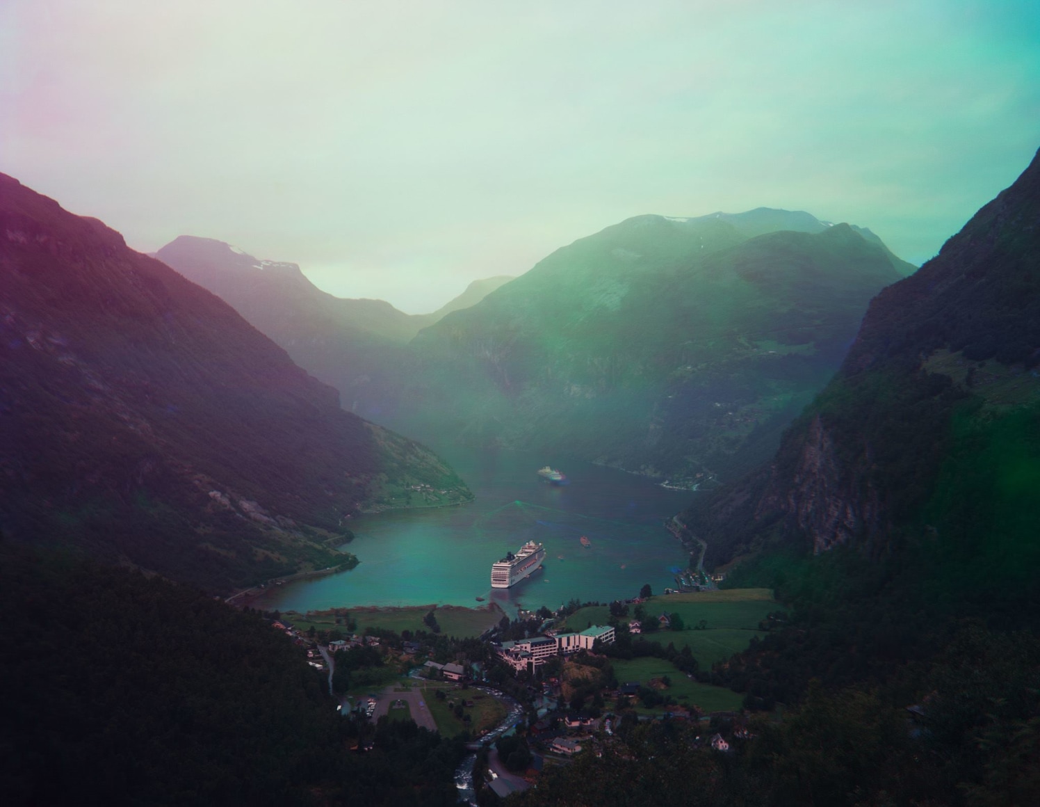 Florian Maier-Aichen, Untitled, 2011