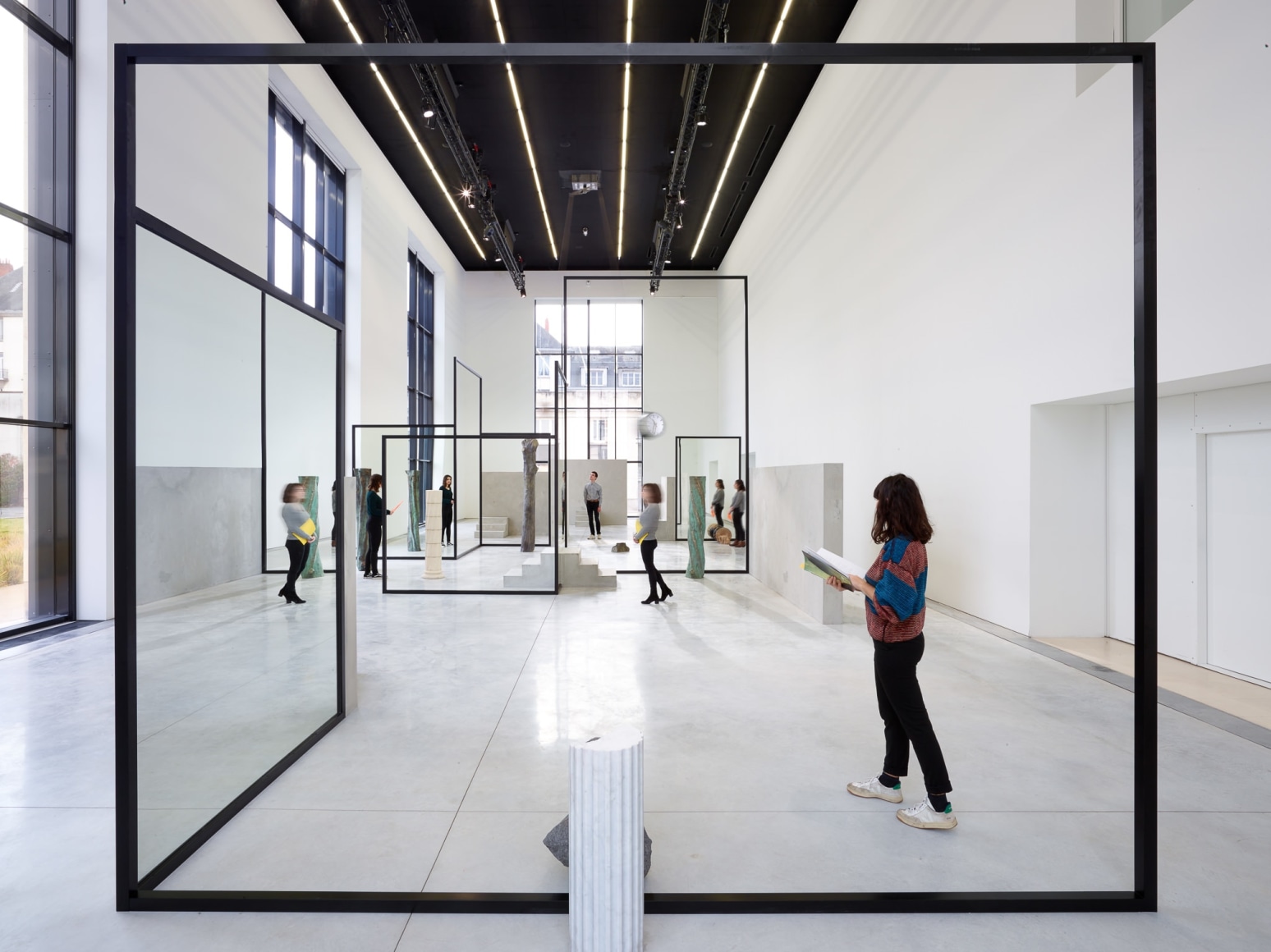 Installation view: Alicja Kwade,The Resting Thought, Centre De Création Contemporaine Olivier Debré, Tours, 2019, Photo: François Fernandez