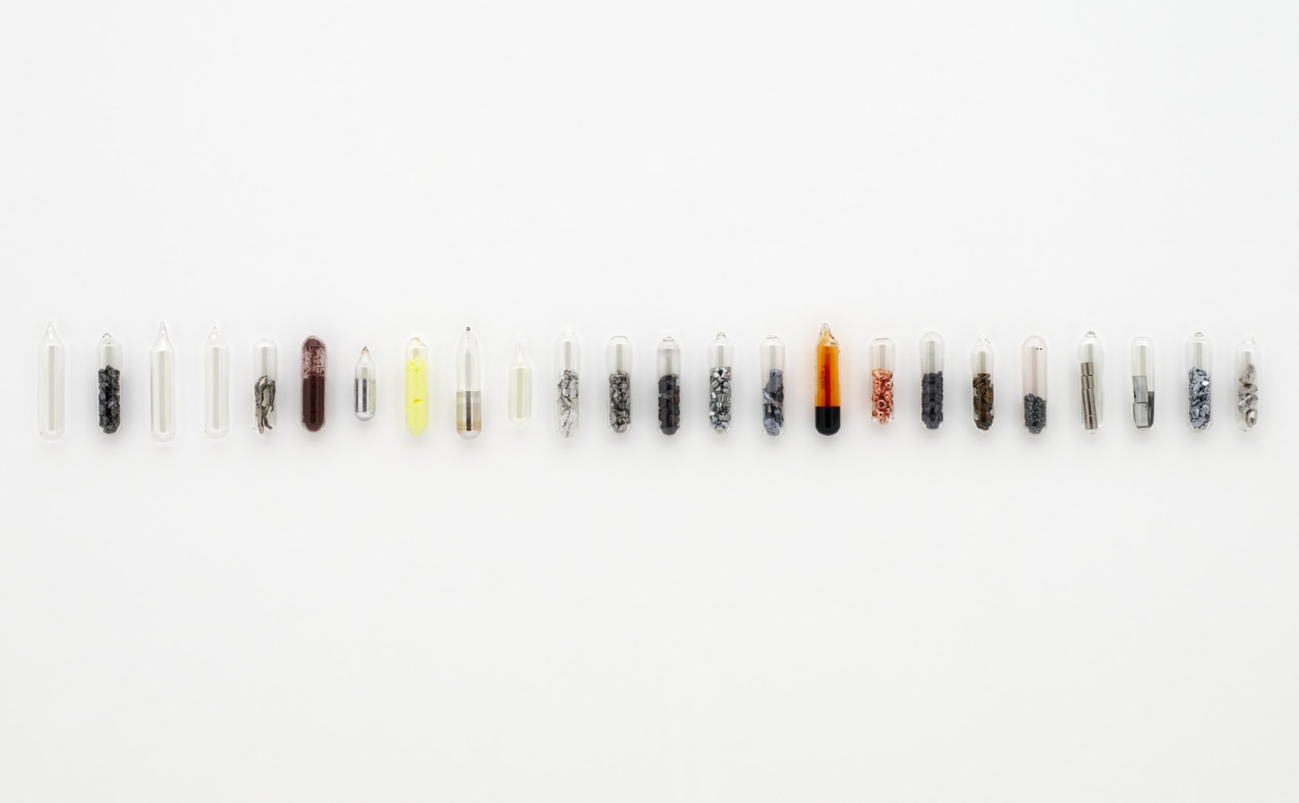 Installation view: Alicja Kwade, Die Notwendigkeit der Dinge (The Necessity of Things), museum Voorlinden, Wassenaar. Photo: Antoine van Kaam