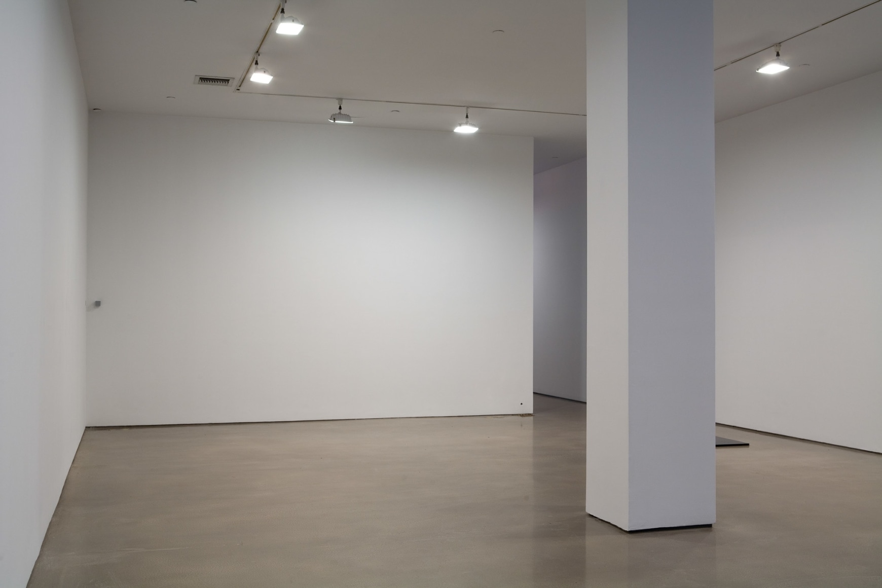 Jeppe Hein, Installation view: Please…, 303 Gallery, New York, 2008