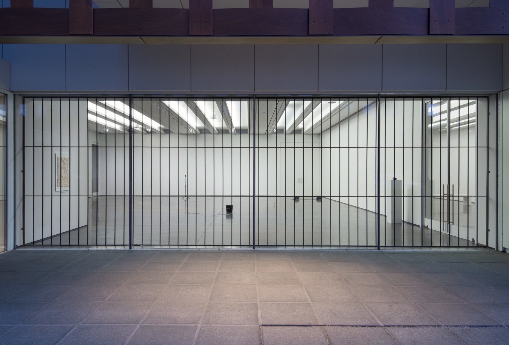 Ceal Floyer, Bars, 2015