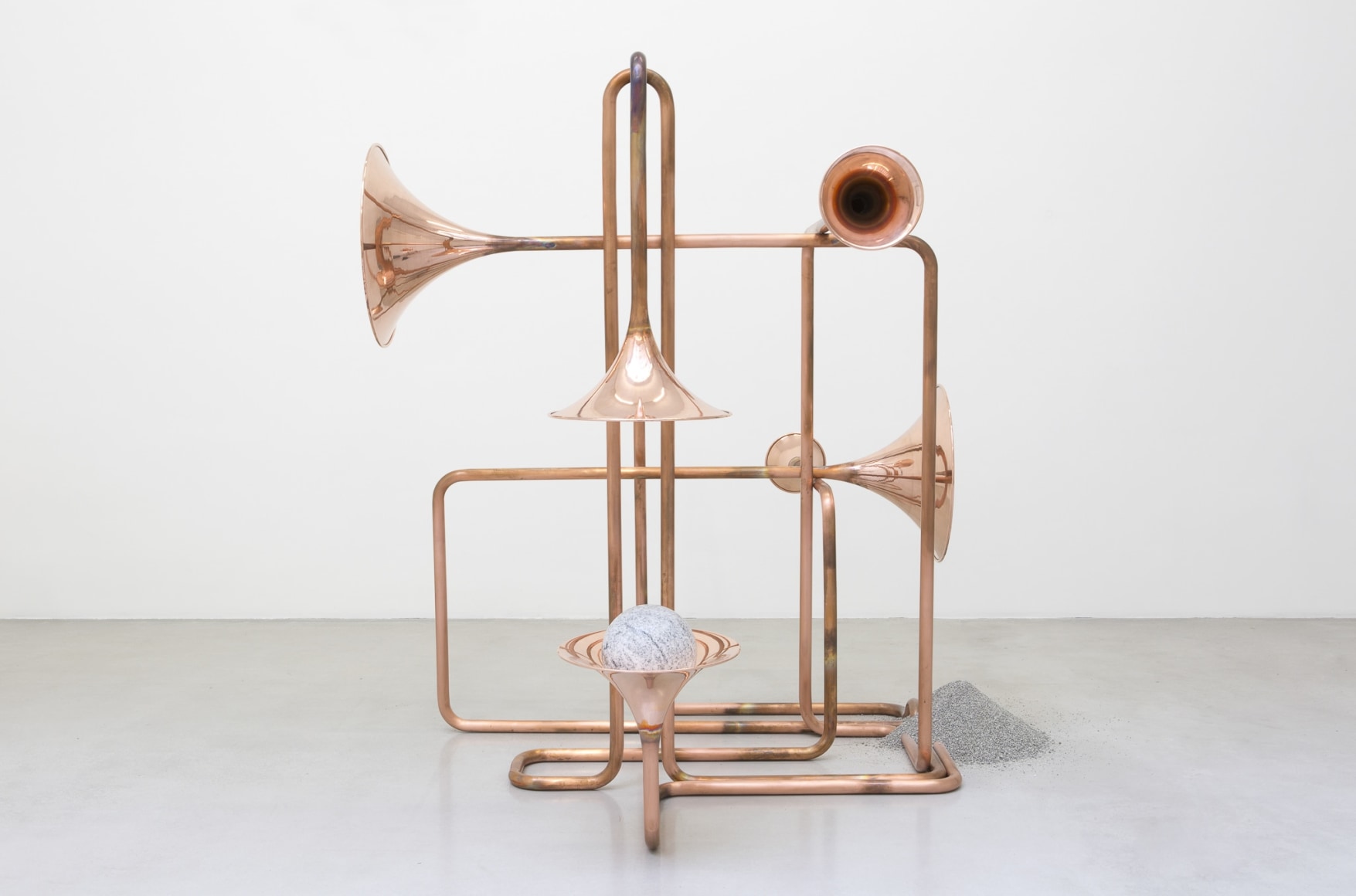 Alicja Kwade, Hypothetisches Gebilde, 2016