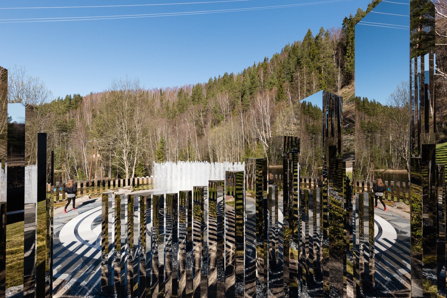 Jeppe Hein, Path of Silence, 2016, Installation view: Reflection, Kistefos Museum, Jevnaker