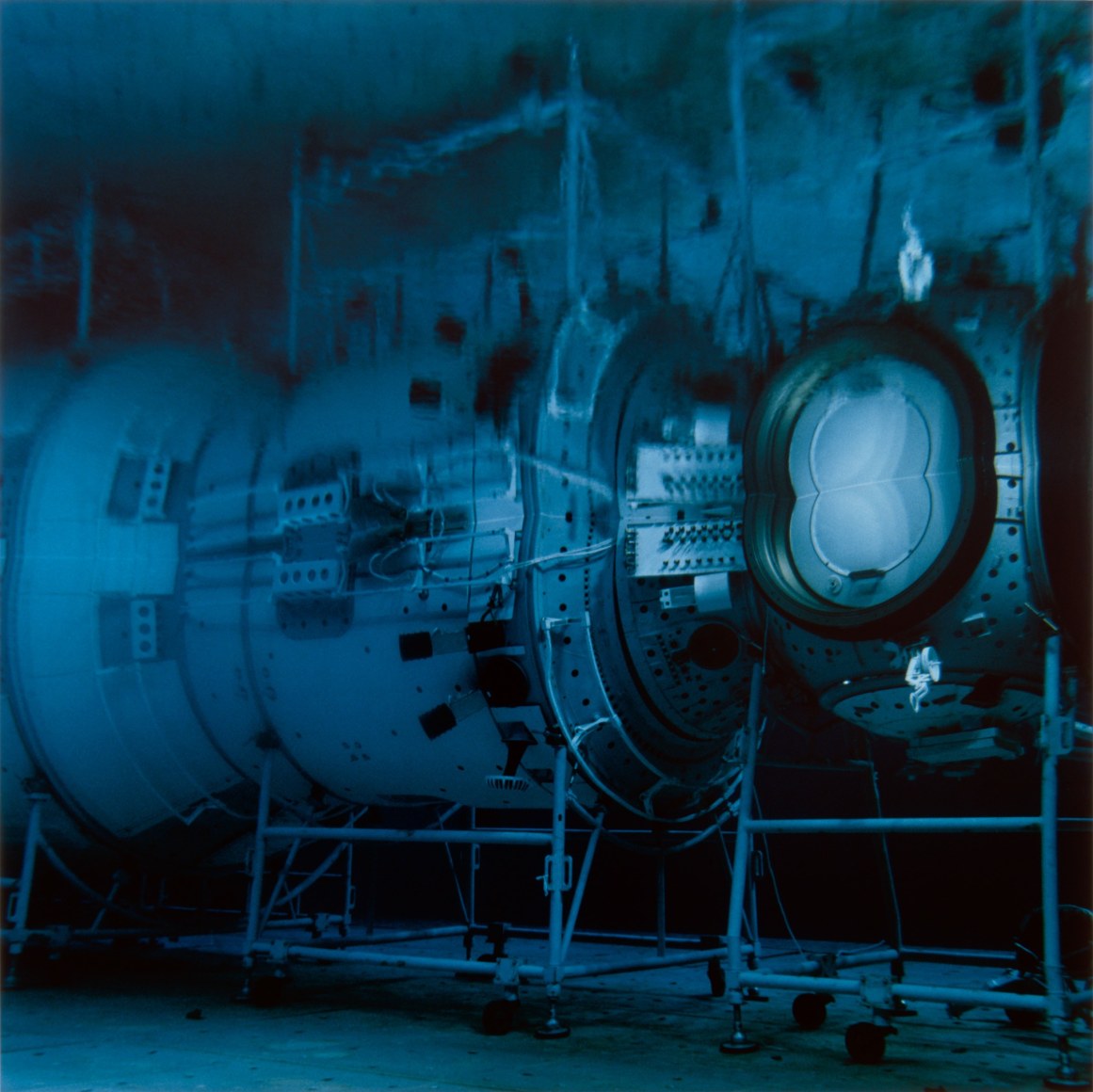 Jane and Louise Wilson, Rising I.S.S., Hydrolaboratorium, Star City, 2000