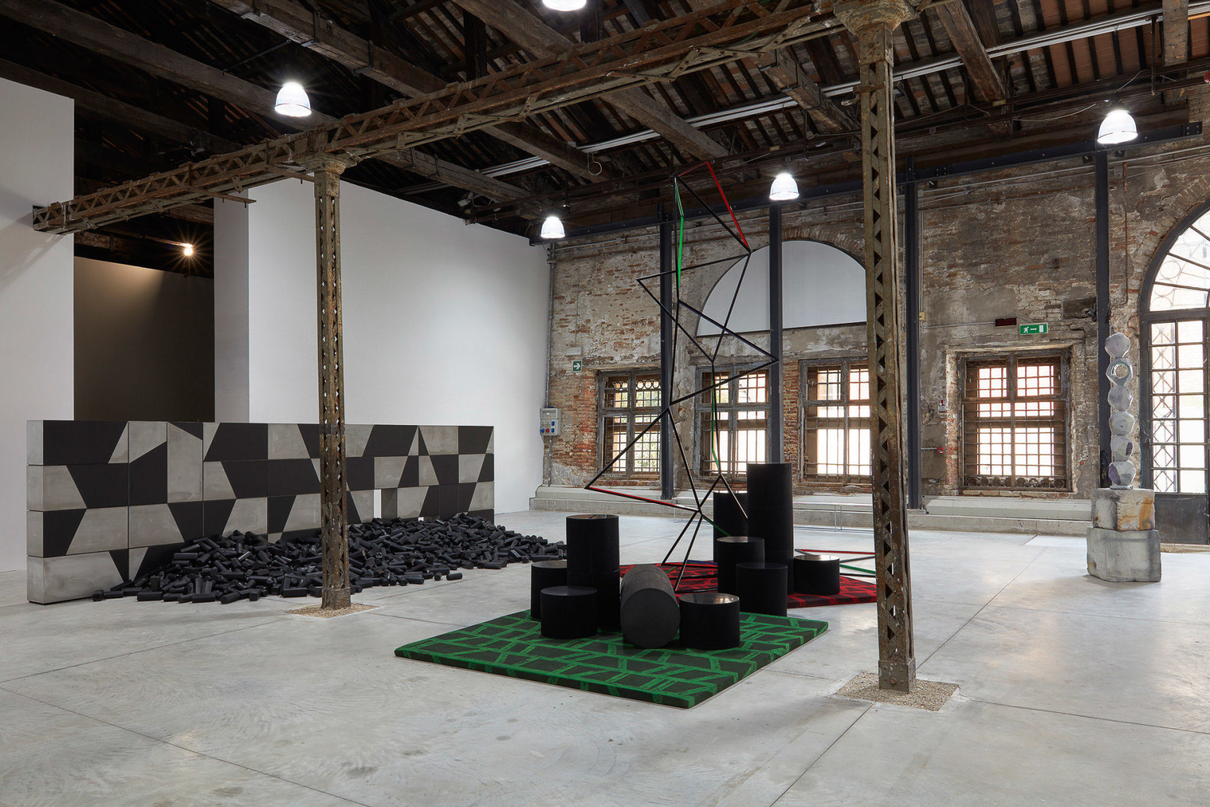 Installation view, Eva Rothschild: The Shrinking Universe, Pavilion of Ireland, La Biennale di Venezia 58th International Art Exhibition, 2019. Photo: Robert Glowacki. , © Eva Rothschild, courtesy 303 Gallery, New York, kaufmann reppeto, Milan, The Modern Institute, Glasgow, Galerie Eva Presenhuber, Zurich and Stuart Shave/Modern Art, London.