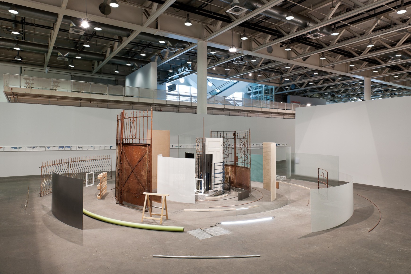 Alicja Kwade, In Circles, 2012