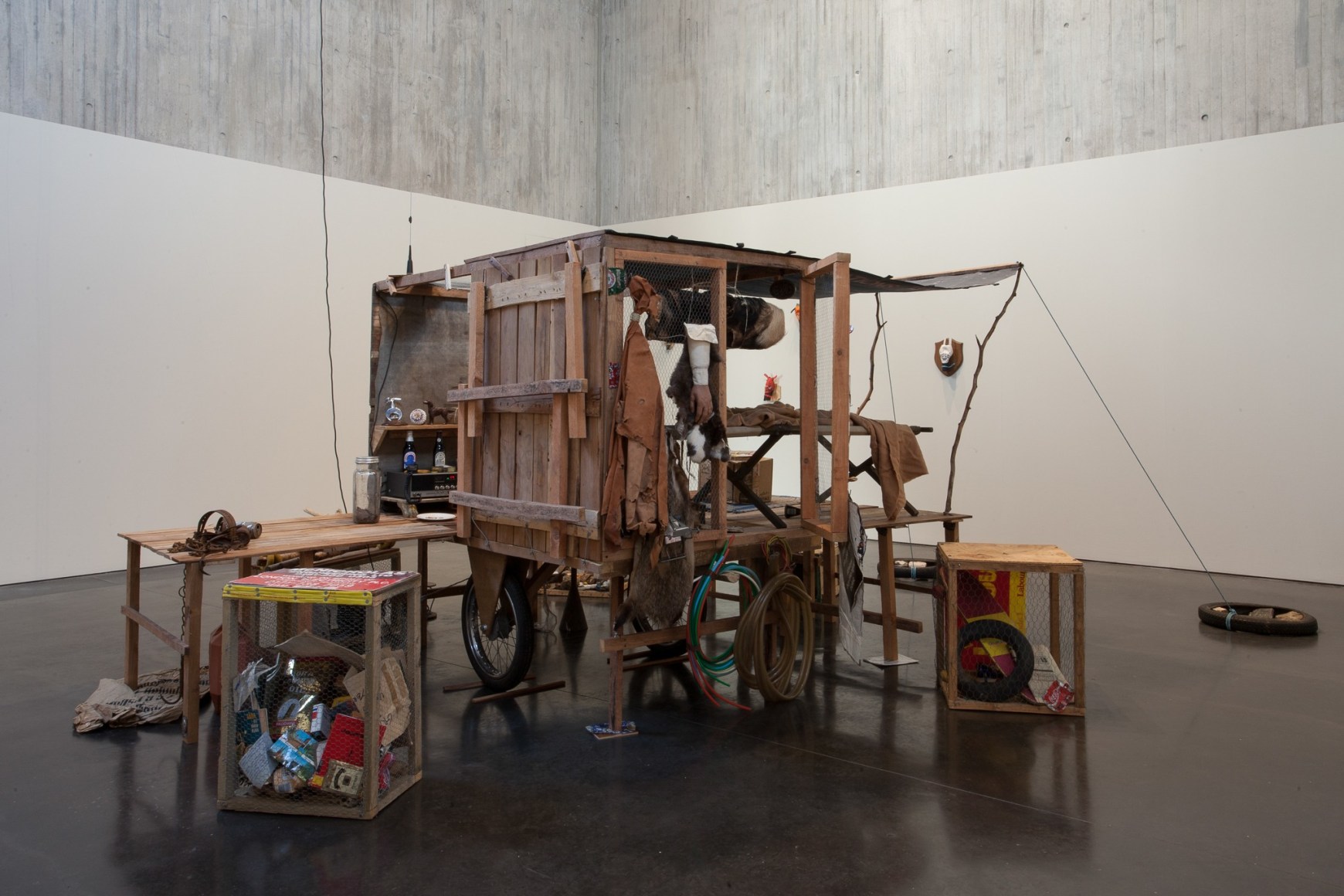 Mike Nelson, Lionheart, Installation view, The New Art Gallery Walsall, 2018.