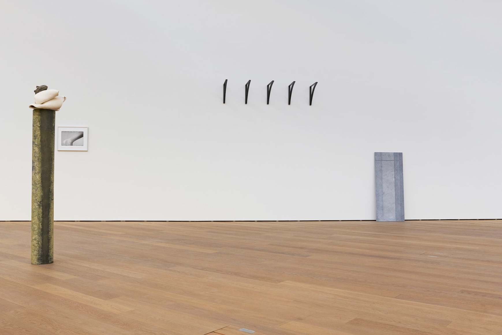 Installatation view: Katinka Bock - Smog / Tomorrow’s Sculpture, Mudam Luxembourg, 2018, Photo: Johannes Schwartz