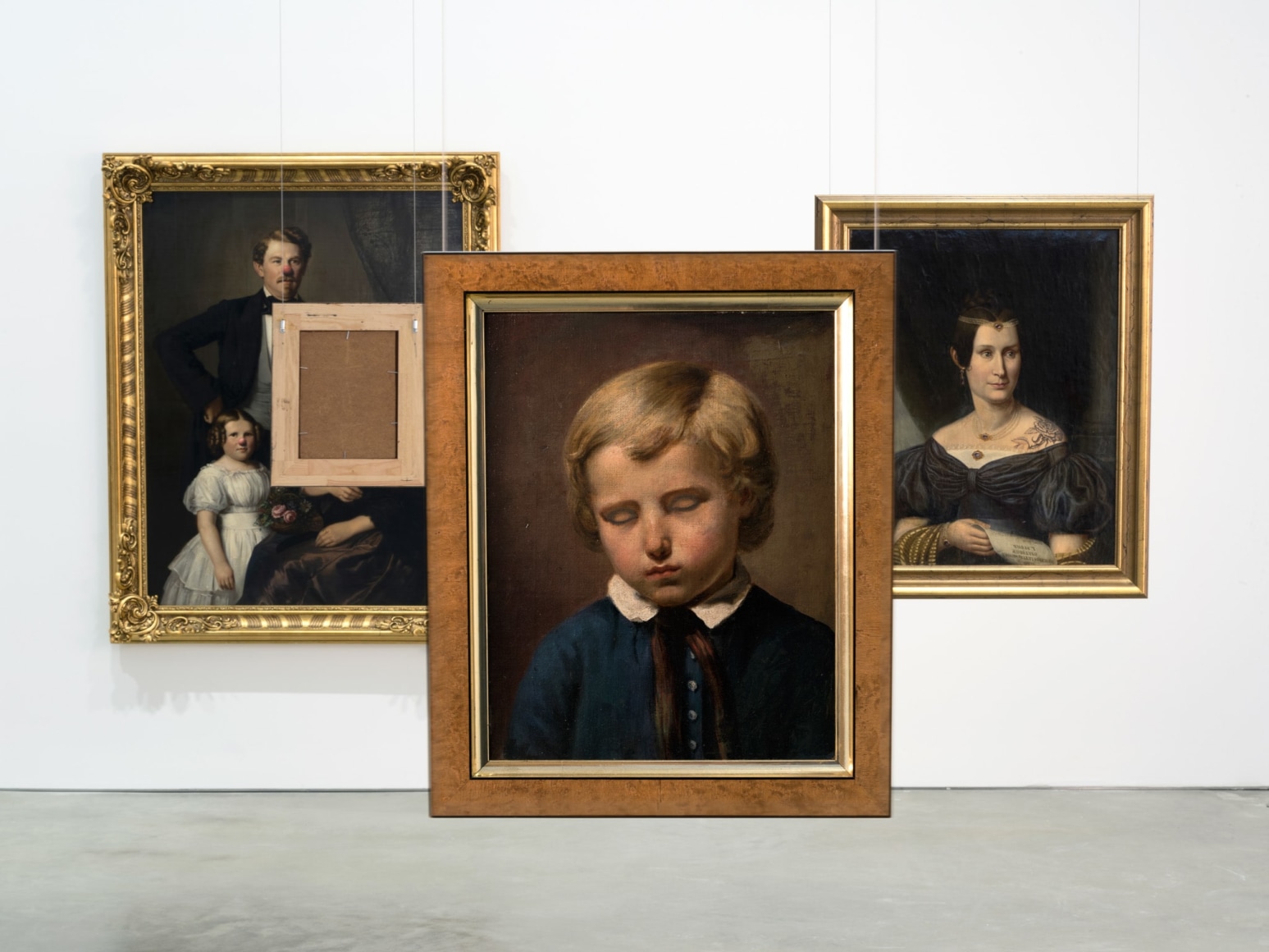 Hans-Peter Feldmann, Exhibition view: 303 Gallery, 2016