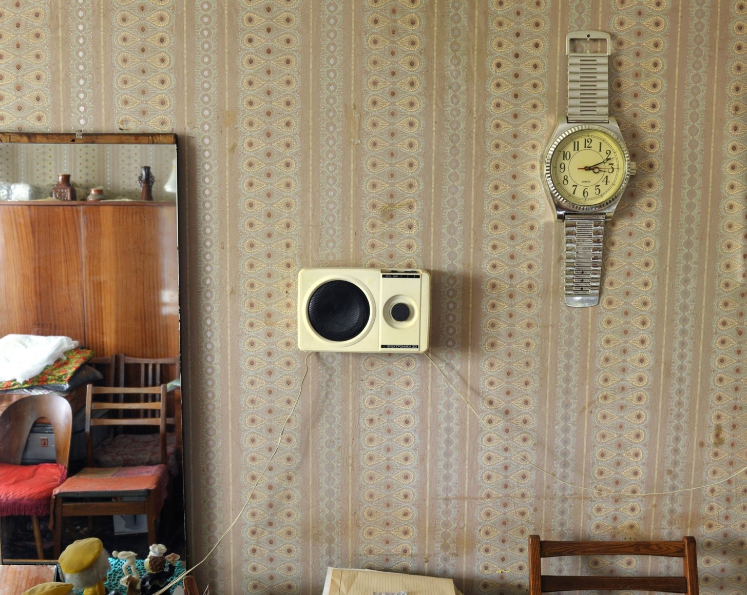 Stephen Shore, Home of Rakhil Rusakovskaya, Kiev, Ukraine, July 28, 2012