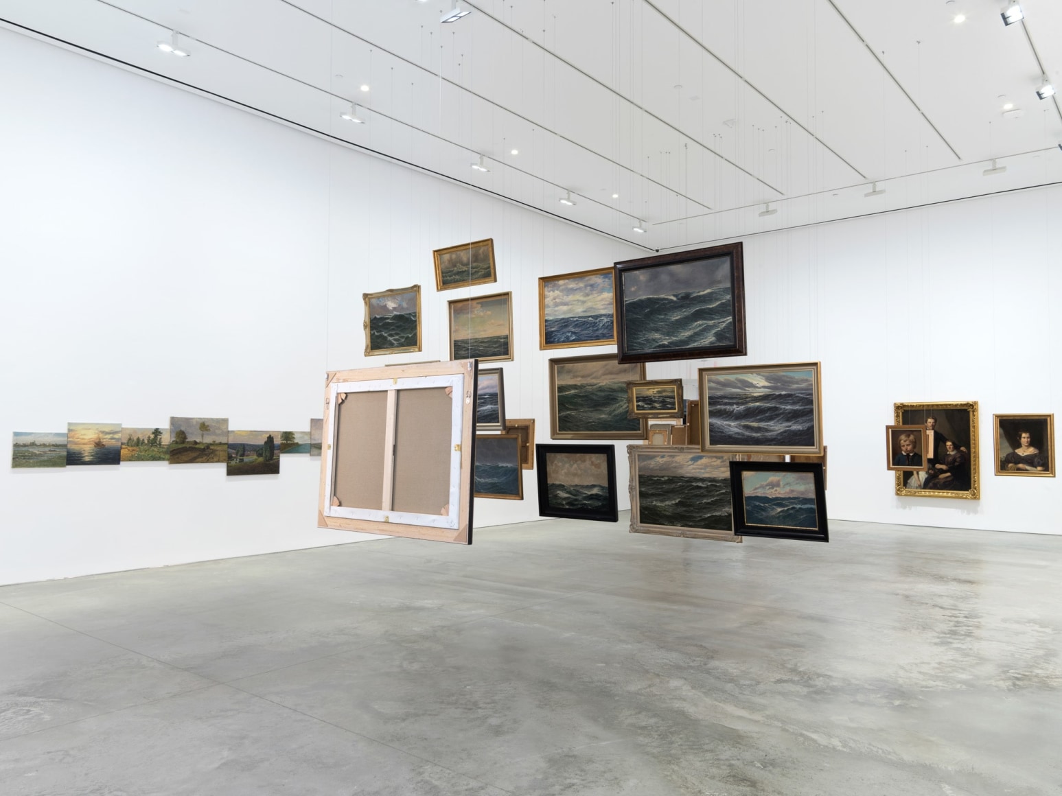 Hans-Peter Feldmann, Exhibition view: 303 Gallery, 2016