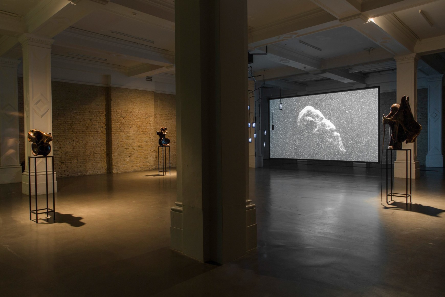 Alicja Kwade, Installation view: Medium Median, Whitechapel Gallery, London, 2016