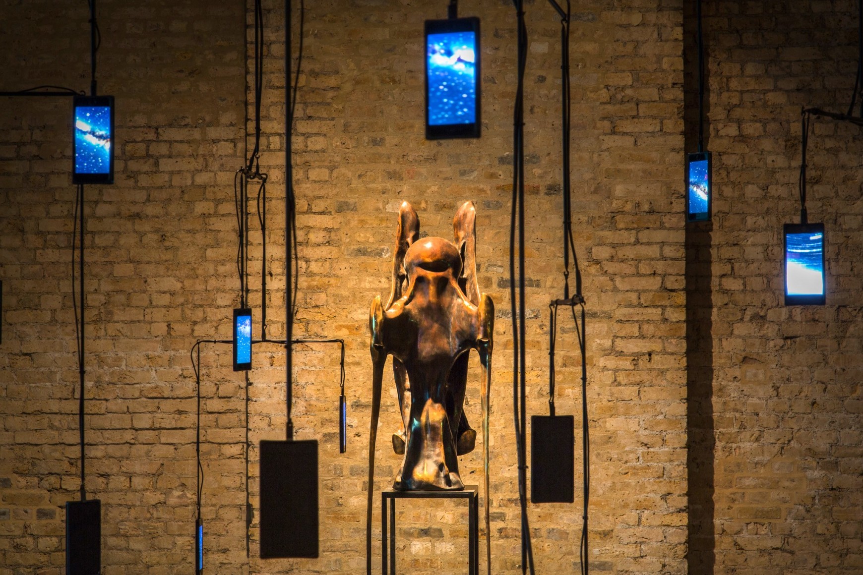 Alicja Kwade, Installation view: Medium Median, Whitechapel Gallery, London, 2016