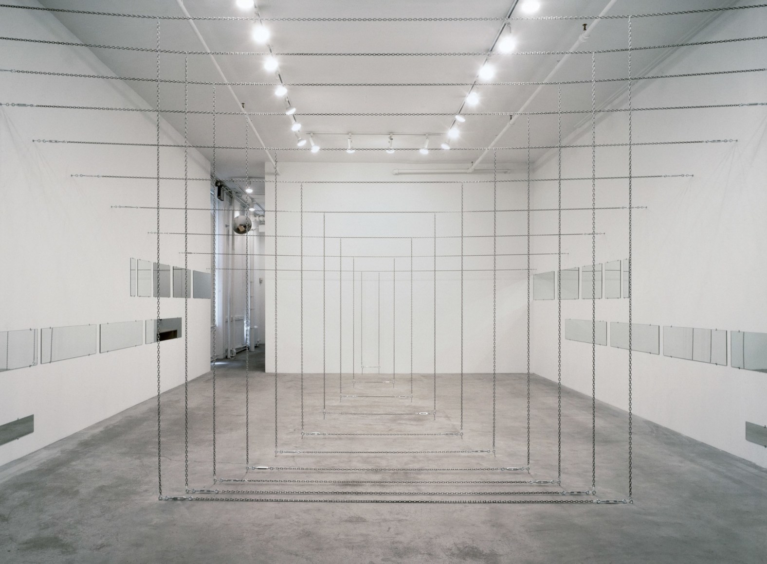 Liz Larner, Chain Perspective Reflected, 1990