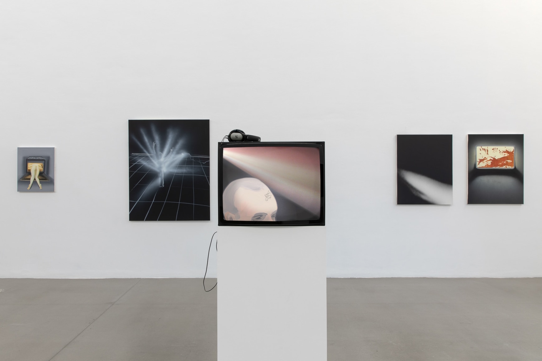 Installation view: Tala Madani, Oven Light, Portikus, Frankfurt, 2019