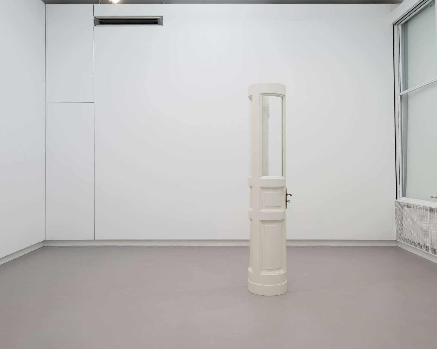 Alicja Kwade, Eadem Mutata Resurgo, 2013