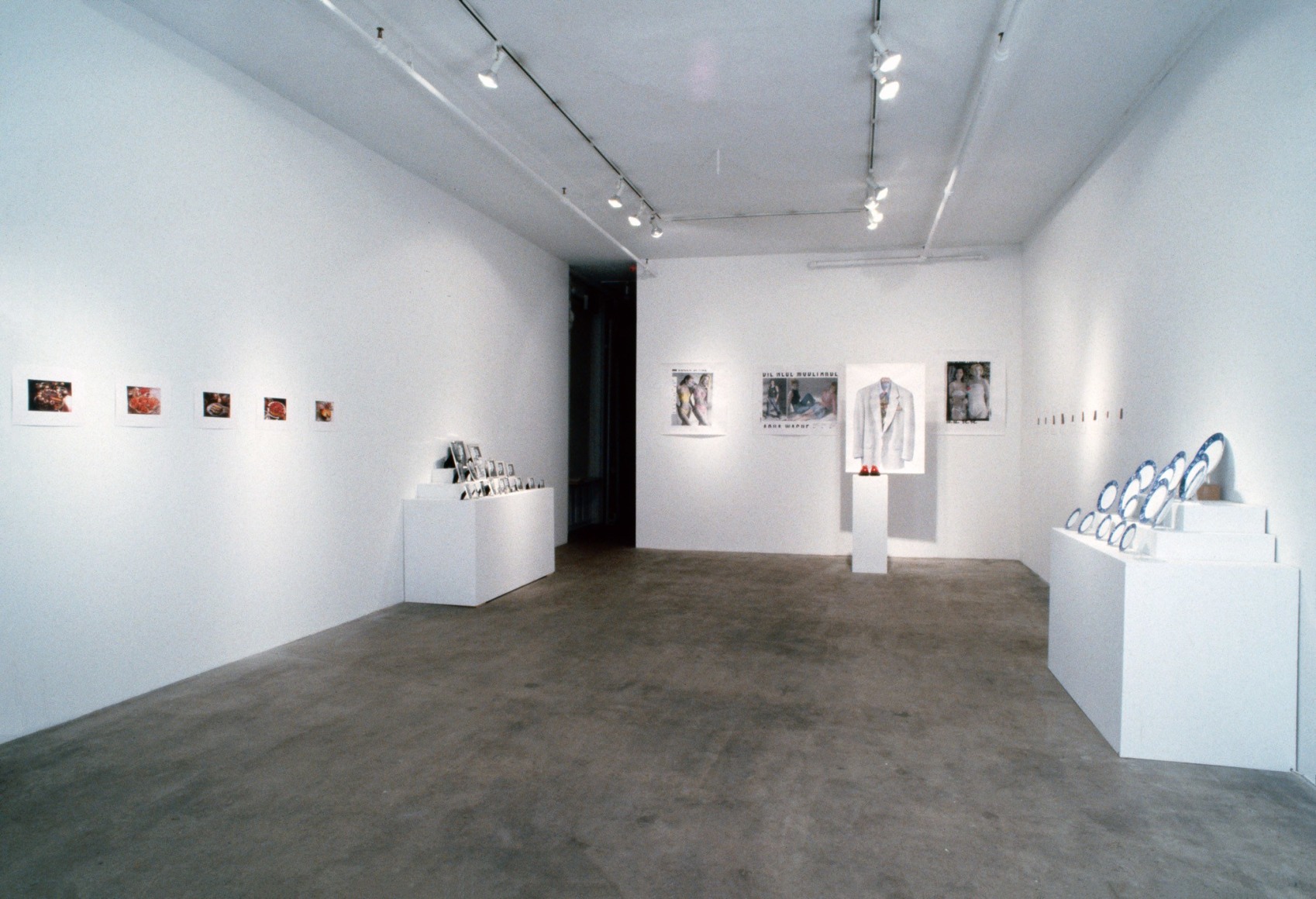 Hans-Peter Feldmann, Installation view: 303 Gallery, 1992