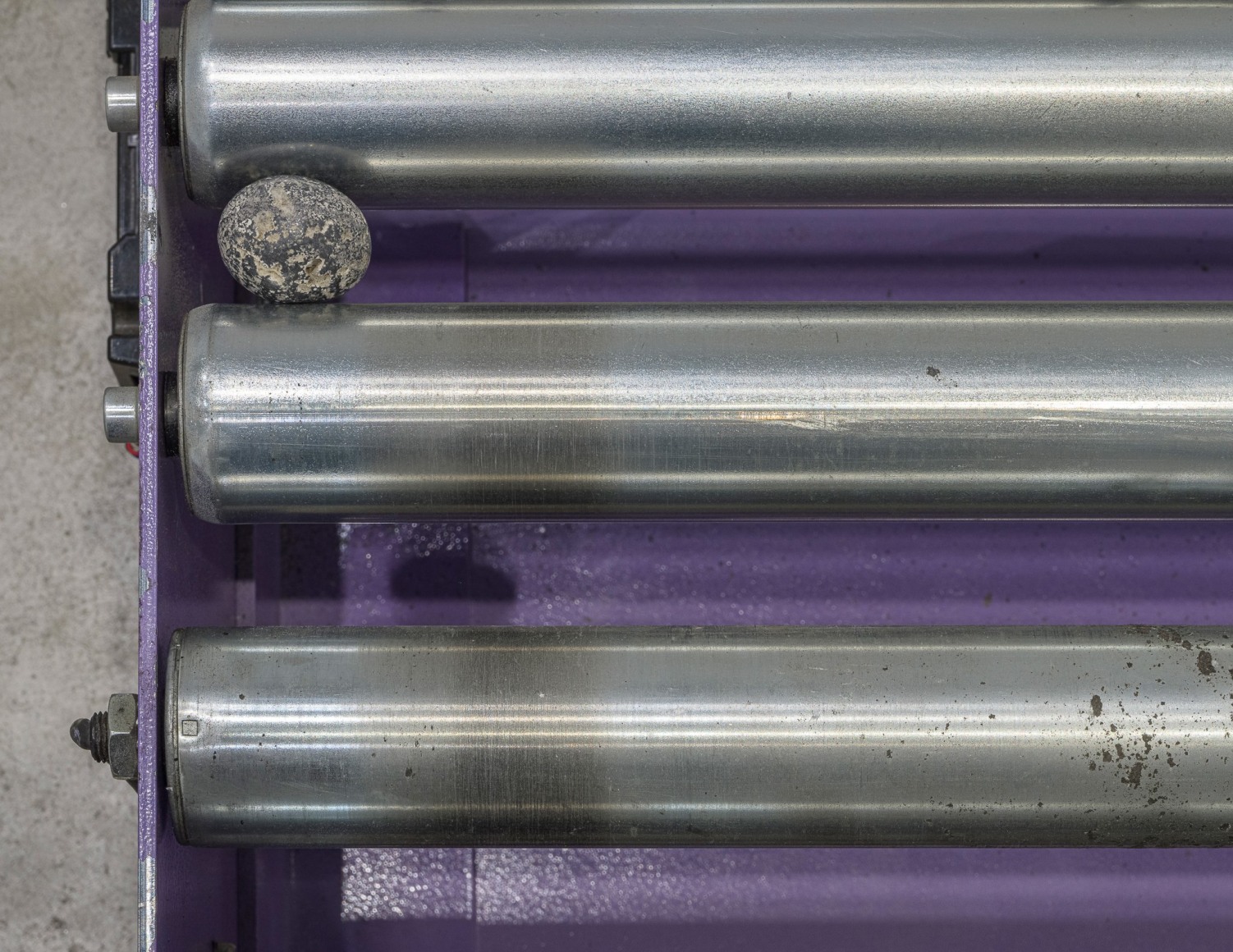 Nina Canell, Pebble Conveyor (detail)