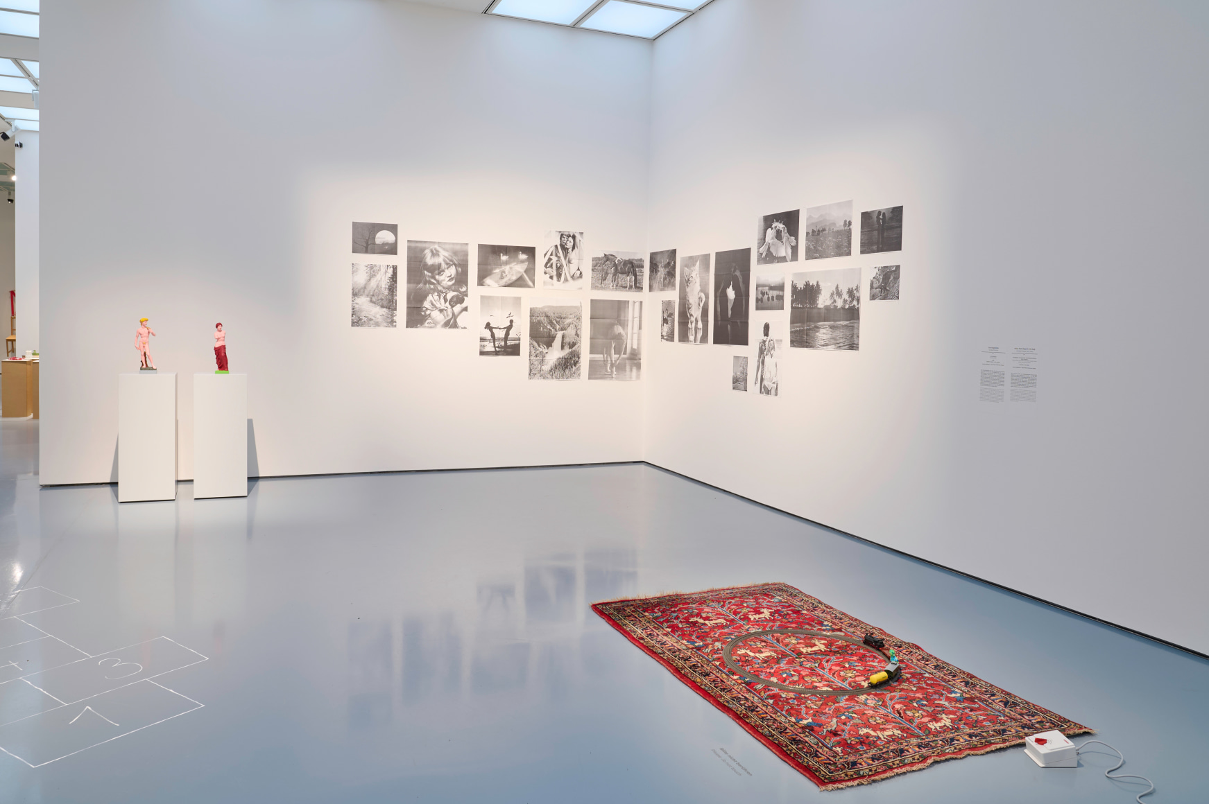 Installation view „Hans-Peter Feldmann. Art Exhibition“, Kunstpalast, Düsseldorf, 2025, © VG Bild-Kunst, Bonn 2025, Foto / Photo: Maris Prieditis