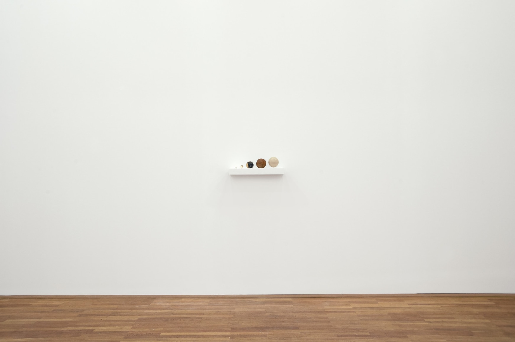 Nina Canell, Installation view: Lautlos, Hamburger Bahnhof, Berlin, 2013