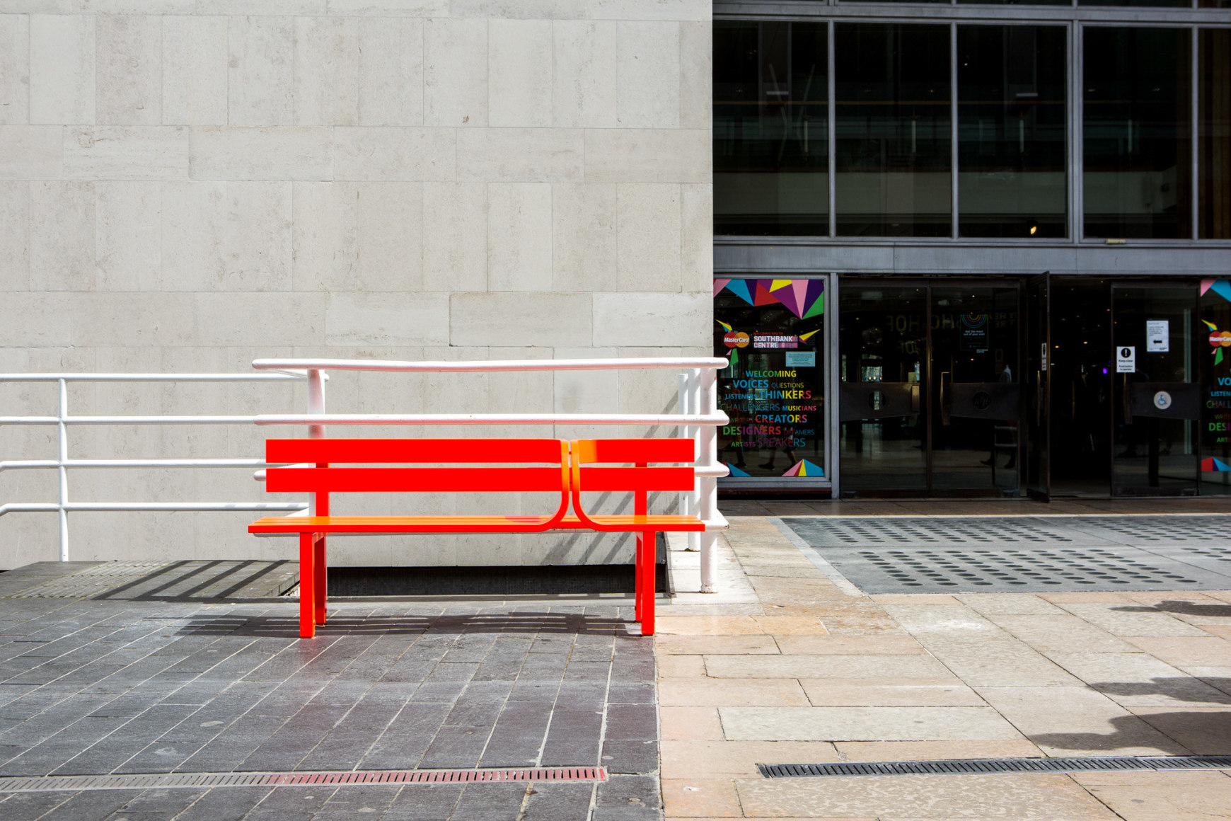 Jeppe Hein, Modified Social Bench NY #1, 2015