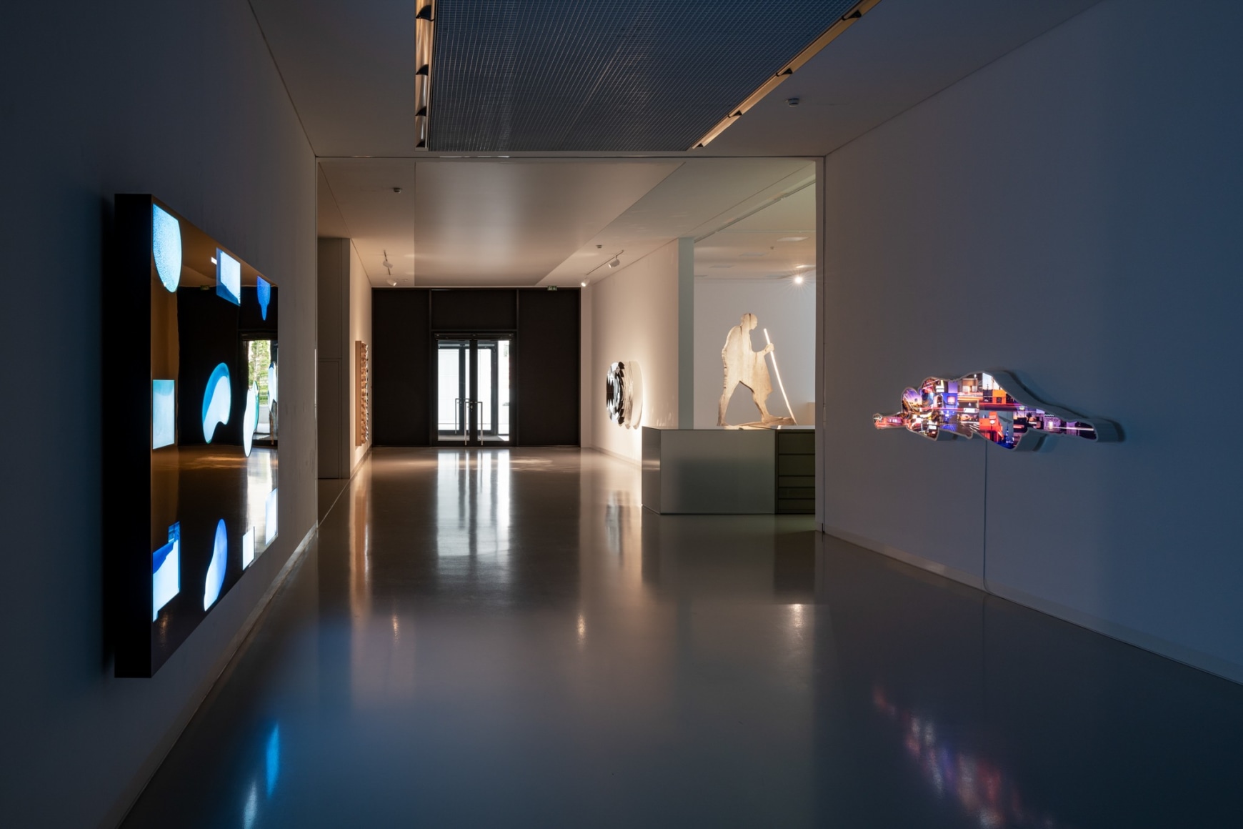 Installation view, Doug Aitken: Return to the Real, SCHAUWERK Sindelfingen, 2023., Courtesy SCHAUWERK Sindelfingen. Photo Frank Kleinbach