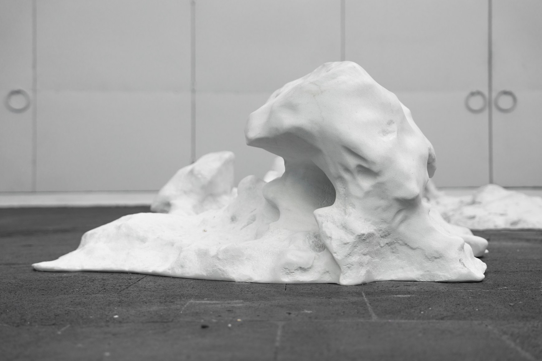 Exhibition view, "Beyond Behind / Atrás y más allá", October 29, 2023 – April 7, 2024, Curator: Viviana Kuri Haddad / Assistant Curator: Maya Renée Escárcega. Courtesy of Museo de Arte de Zapopan. Photo: Lazarillo.