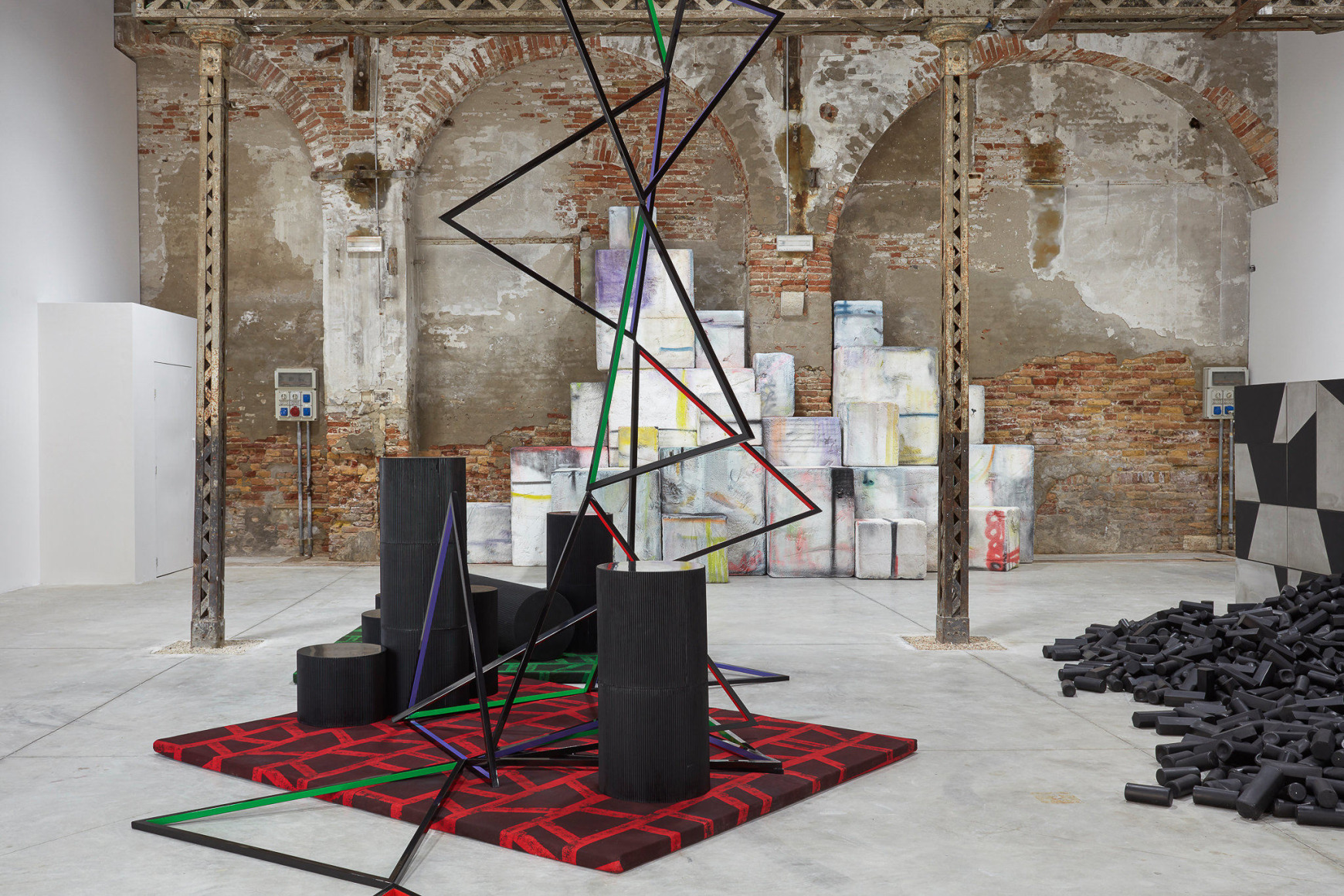 Installation view, Eva Rothschild: The Shrinking Universe, Pavilion of Ireland, La Biennale di Venezia 58th International Art Exhibition, 2019. Photo: Robert Glowacki. , © Eva Rothschild, courtesy 303 Gallery, New York, kaufmann reppeto, Milan, The Modern Institute, Glasgow, Galerie Eva Presenhuber, Zurich and Stuart Shave/Modern Art, London.