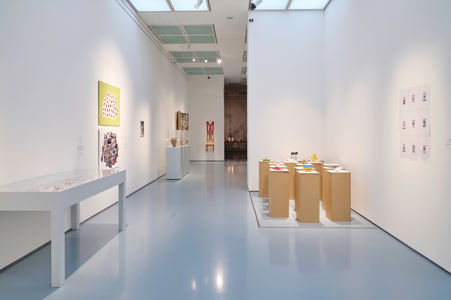 Installation view „Hans-Peter Feldmann. Art Exhibition“, Kunstpalast, Düsseldorf, 2025, © VG Bild-Kunst, Bonn 2025, Foto / Photo: Maris Prieditis