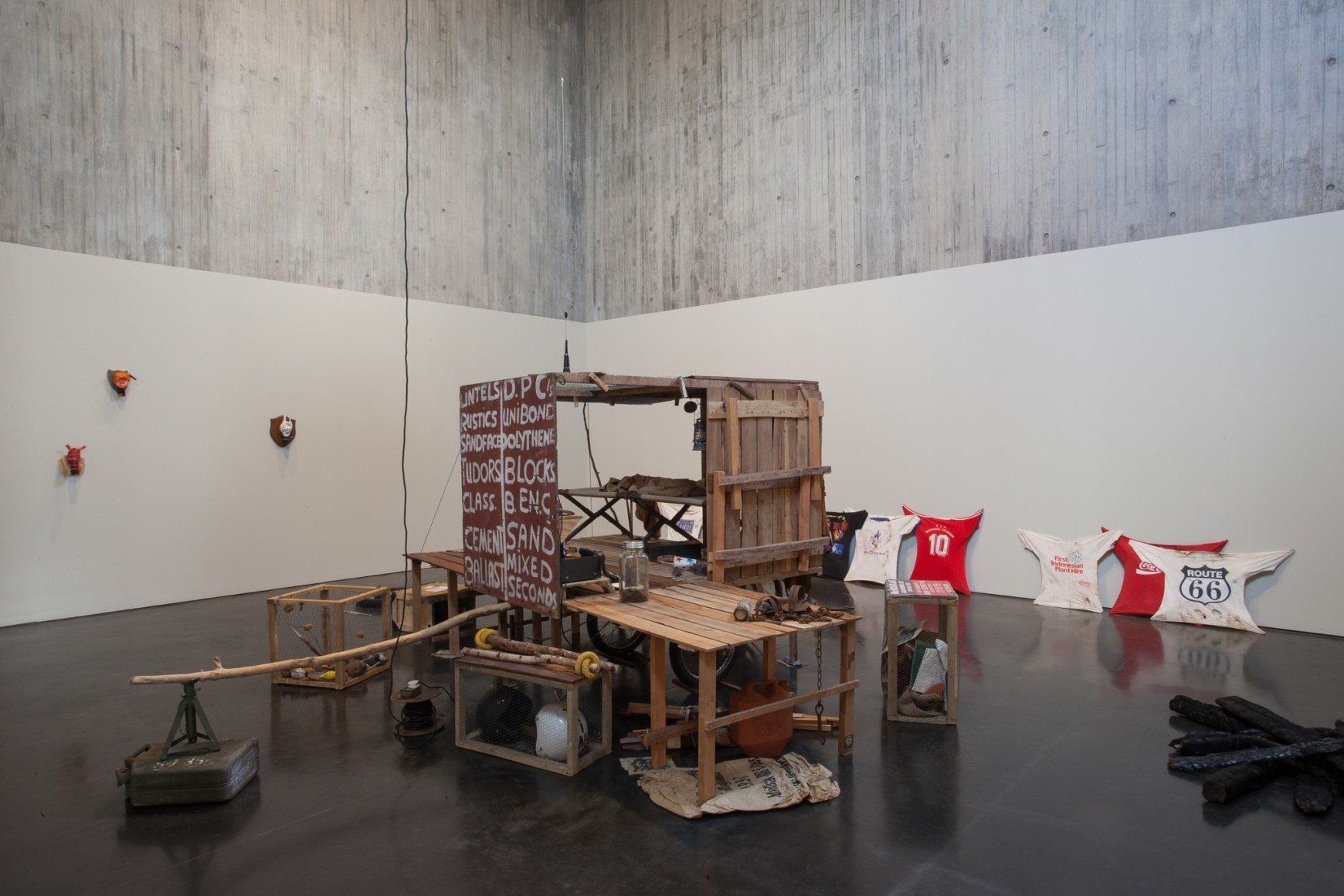 Mike Nelson, Lionheart, Installation view, The New Art Gallery Walsall, 2018.