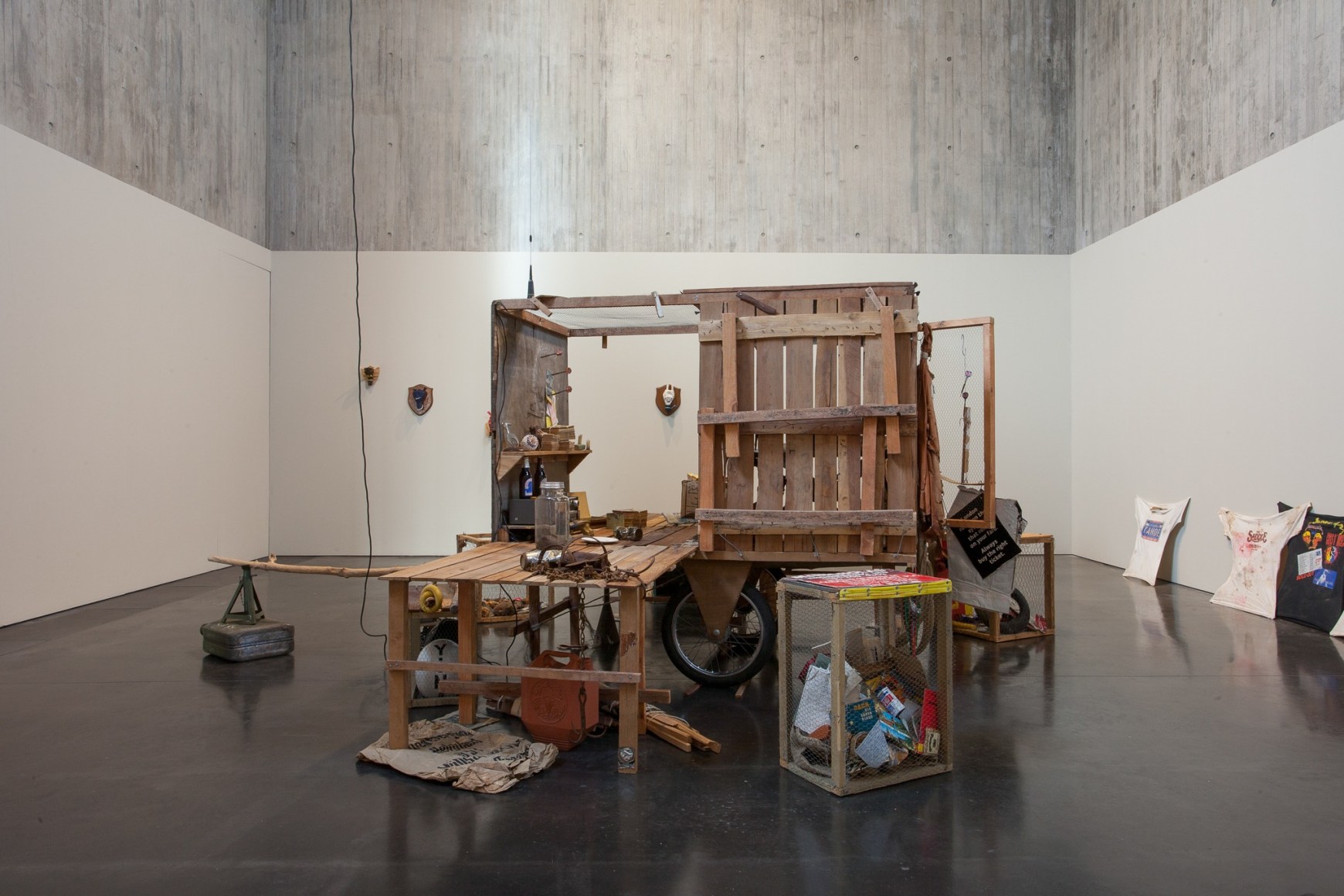 Mike Nelson, Lionheart, Installation view, The New Art Gallery Walsall, 2018.
