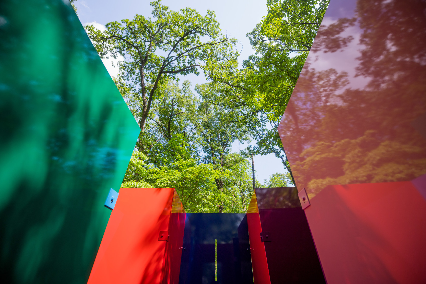 Sam Falls, Installation view, Color Field, Crystal Bridges Museum of American Art, Bentonville, Arkansas, 2019., Courtesy Crystal Bridges Museum of American Art. Photo: Stephen Ironside