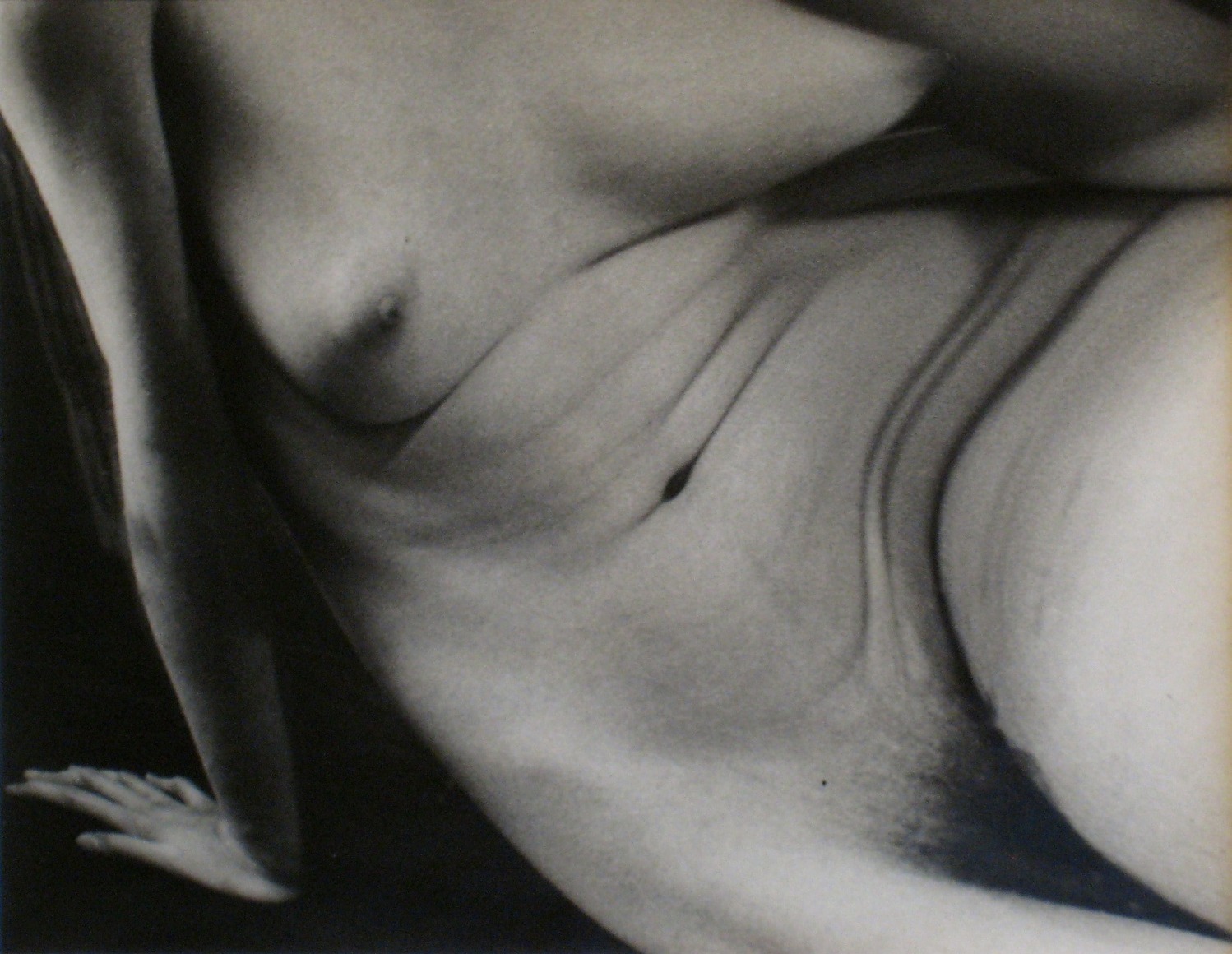 ANDR&Eacute; KERT&Eacute;SZ (Hungarian/American: 1894 &ndash; 1985), Distortion 2a (1933)