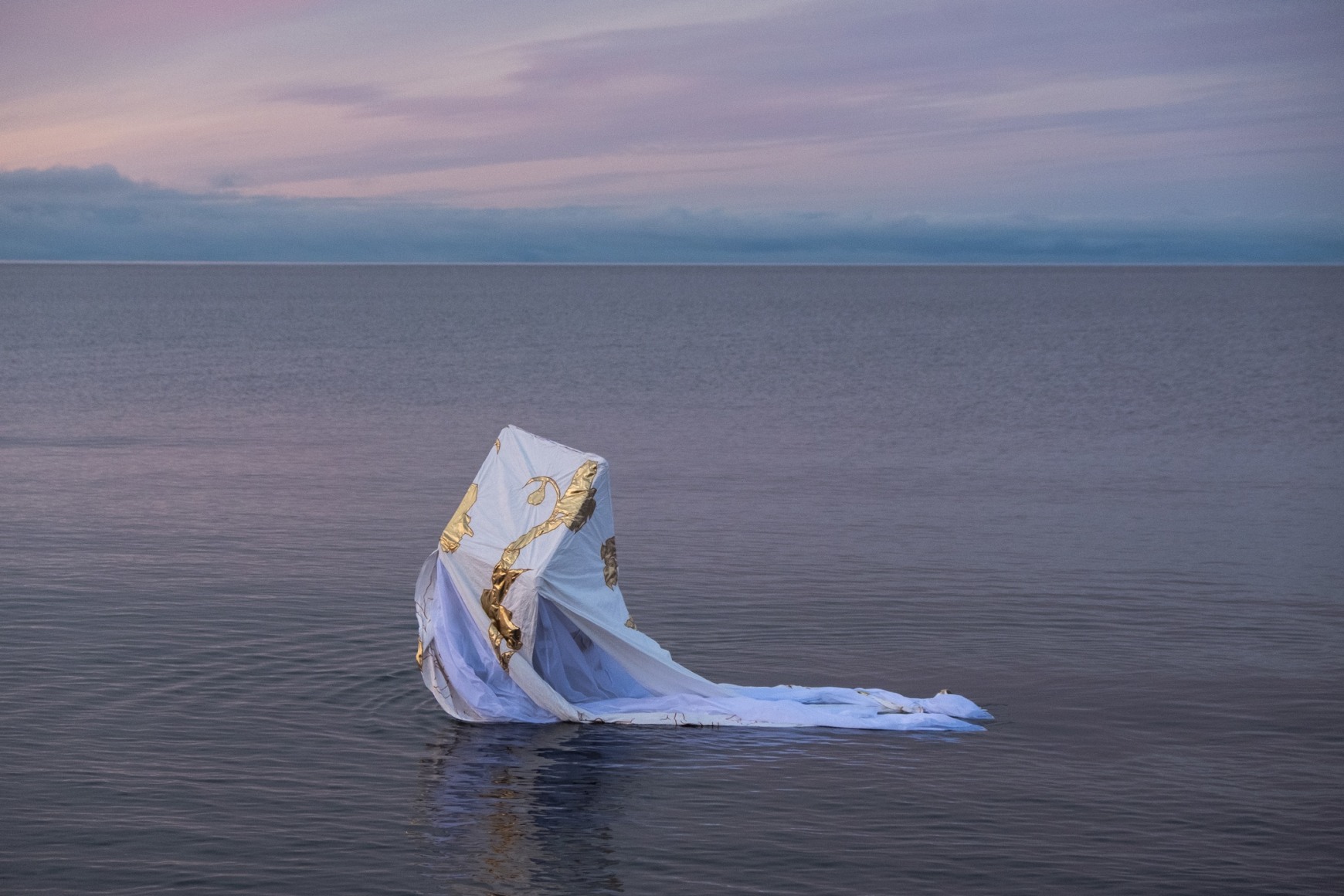 79&deg;45.91&rsquo;N-012&deg;34.60&rsquo;E (to disappear)