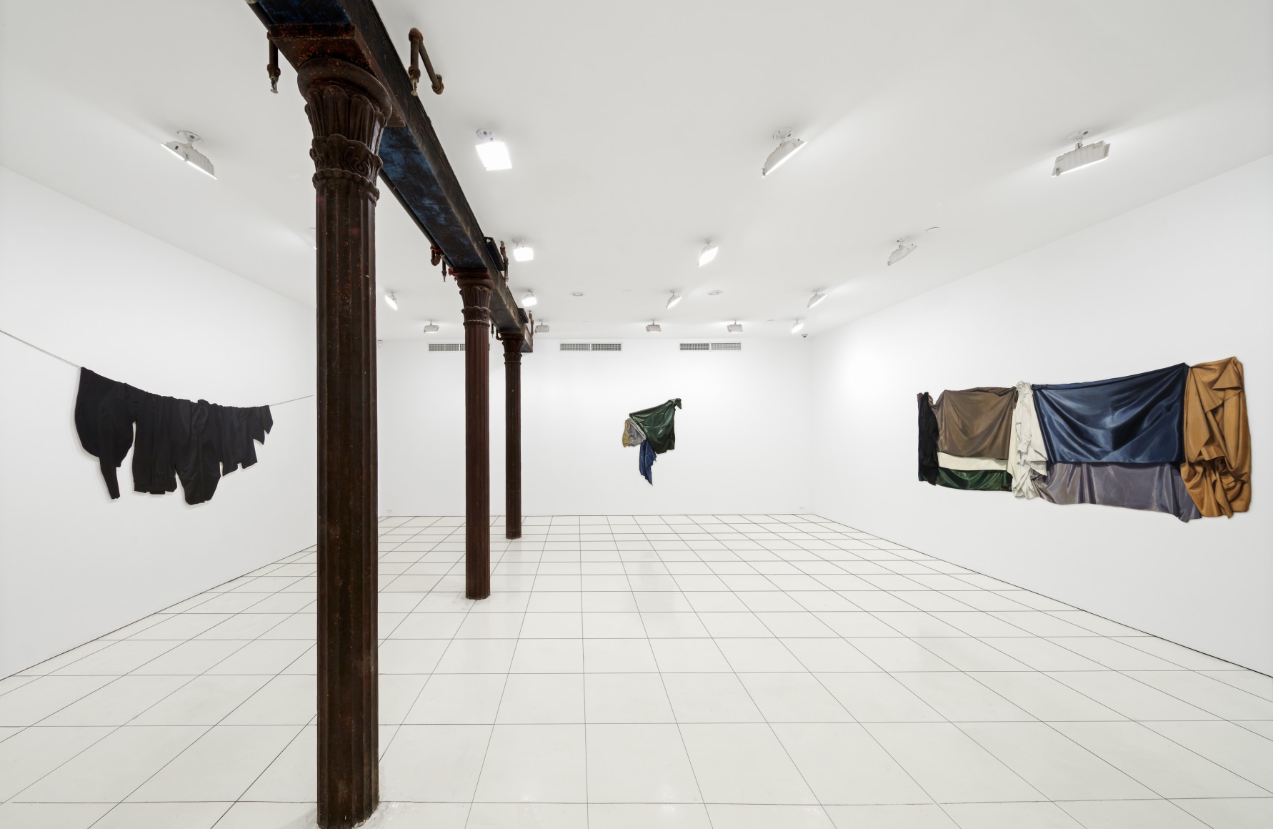 Installation view, Stephen Posen: Threads: Paintings from the 1960s and '70s, Vito Schnabel Projects, New York