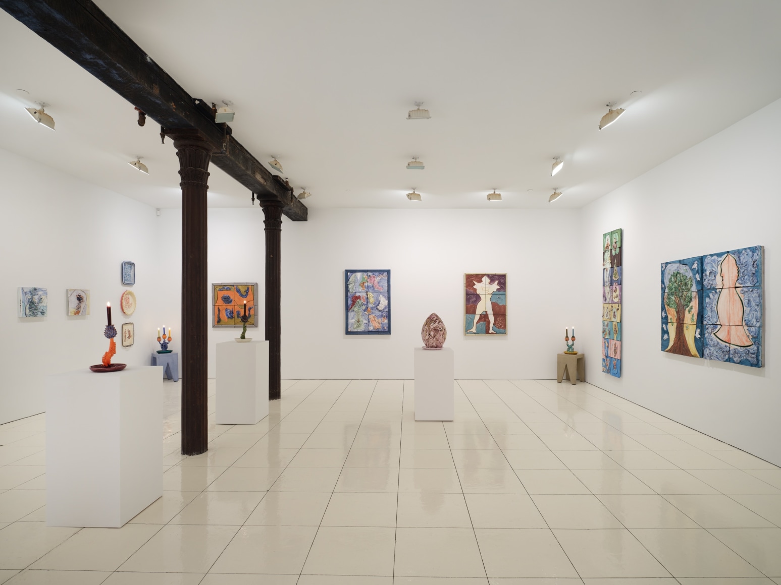 Installation view of Lola Montes Cirica featuring ceramic works
