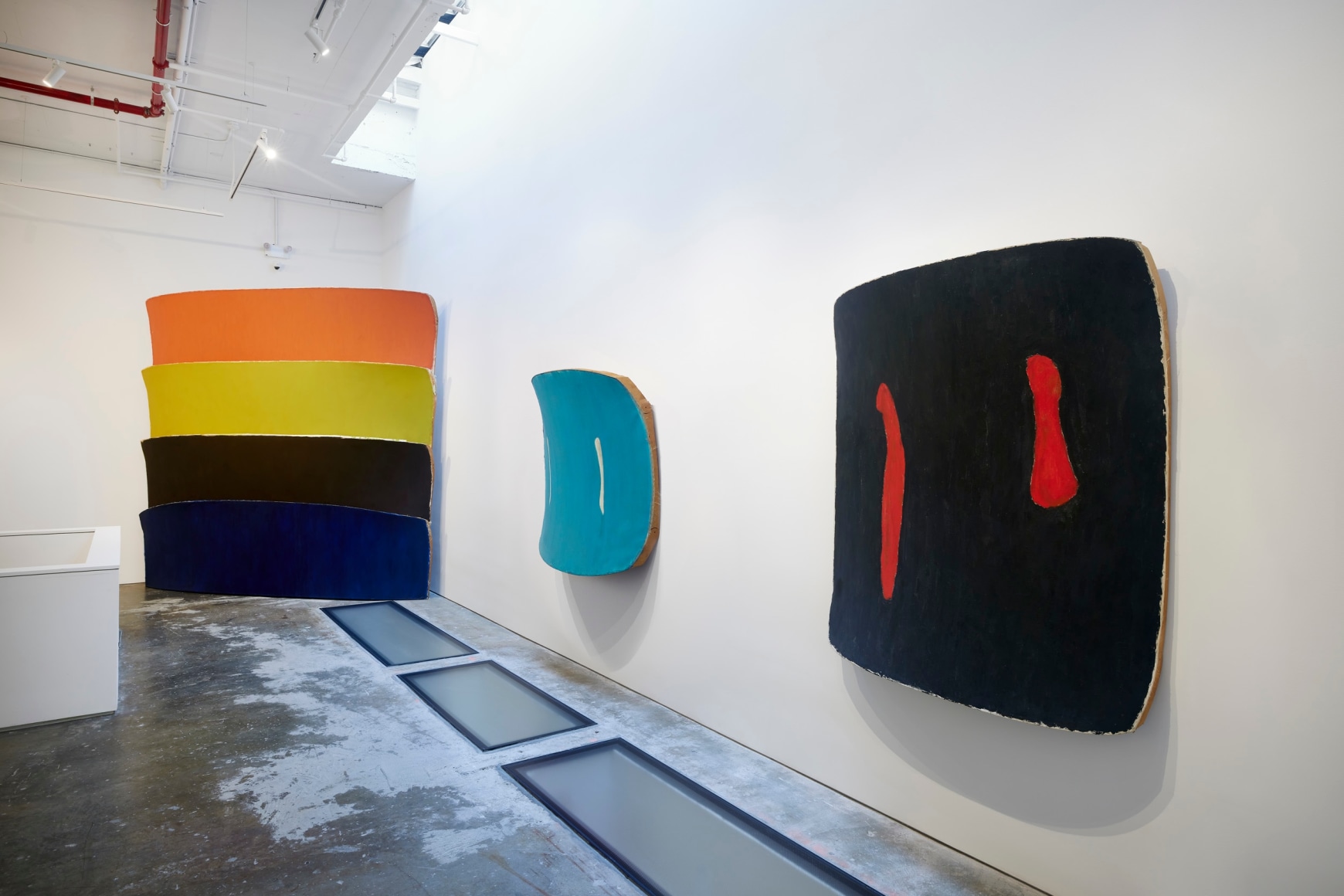 Installation view: Ron Gorchov,&nbsp;Spice of Life,&nbsp;Vito Schnabel Gallery, New York; Artworks &copy; Ron Gorchov / Artists Rights Society (ARS), New York,&nbsp;Photo by Argenis Apolinario; Courtesy the artist and Vito Schnabel Gallery