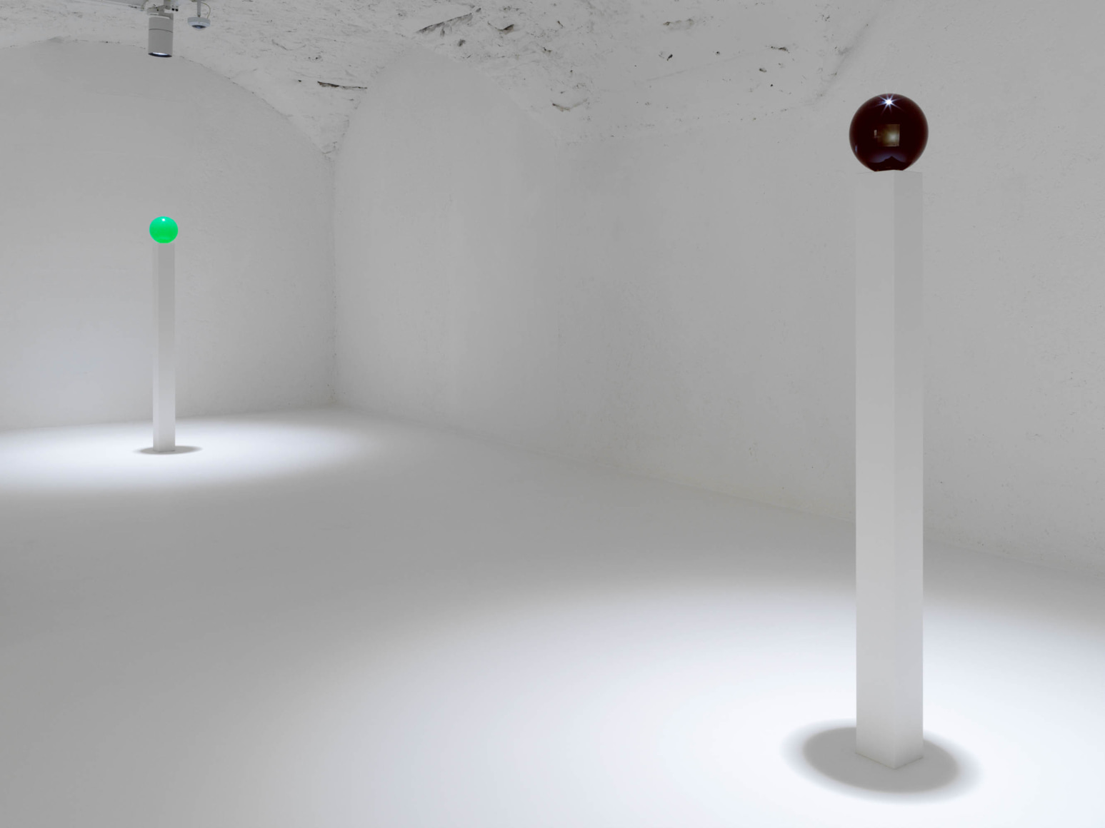 Installation view: Helen Pashgian, New Lenses and Spheres