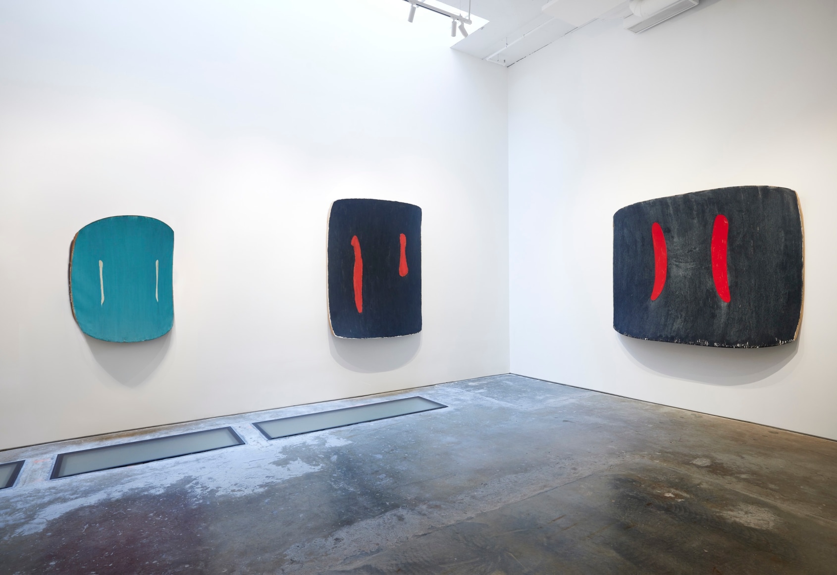 Installation view: Ron Gorchov,&nbsp;Spice of Life,&nbsp;Vito Schnabel Gallery, New York; Artworks &copy; Ron Gorchov / Artists Rights Society (ARS), New York,&nbsp;Photo by Argenis Apolinario; Courtesy the artist and Vito Schnabel Gallery