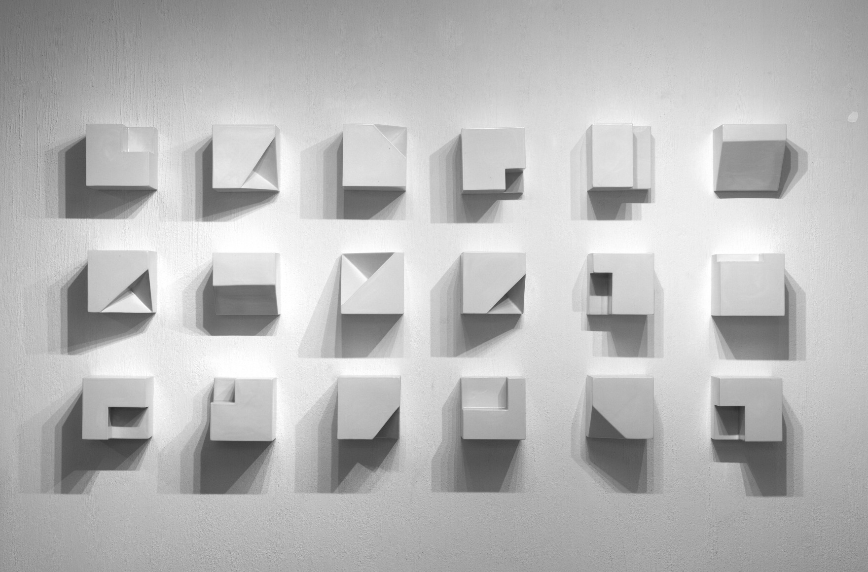 GUERRERO-Adrian_VaciosdeincorporacionesIV_Ceramicavidriada_14 x 14 x 14 cm each_s