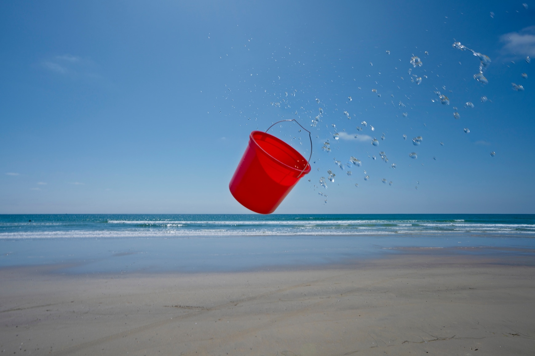 PAXTON_Red-Bucket-0151_48x72_sW_