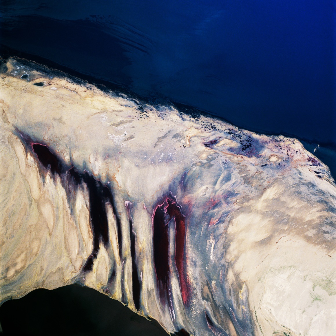 Terminal Mirage 2, 2003.&nbsp;Archival pigment print, 48 x 48 inches.