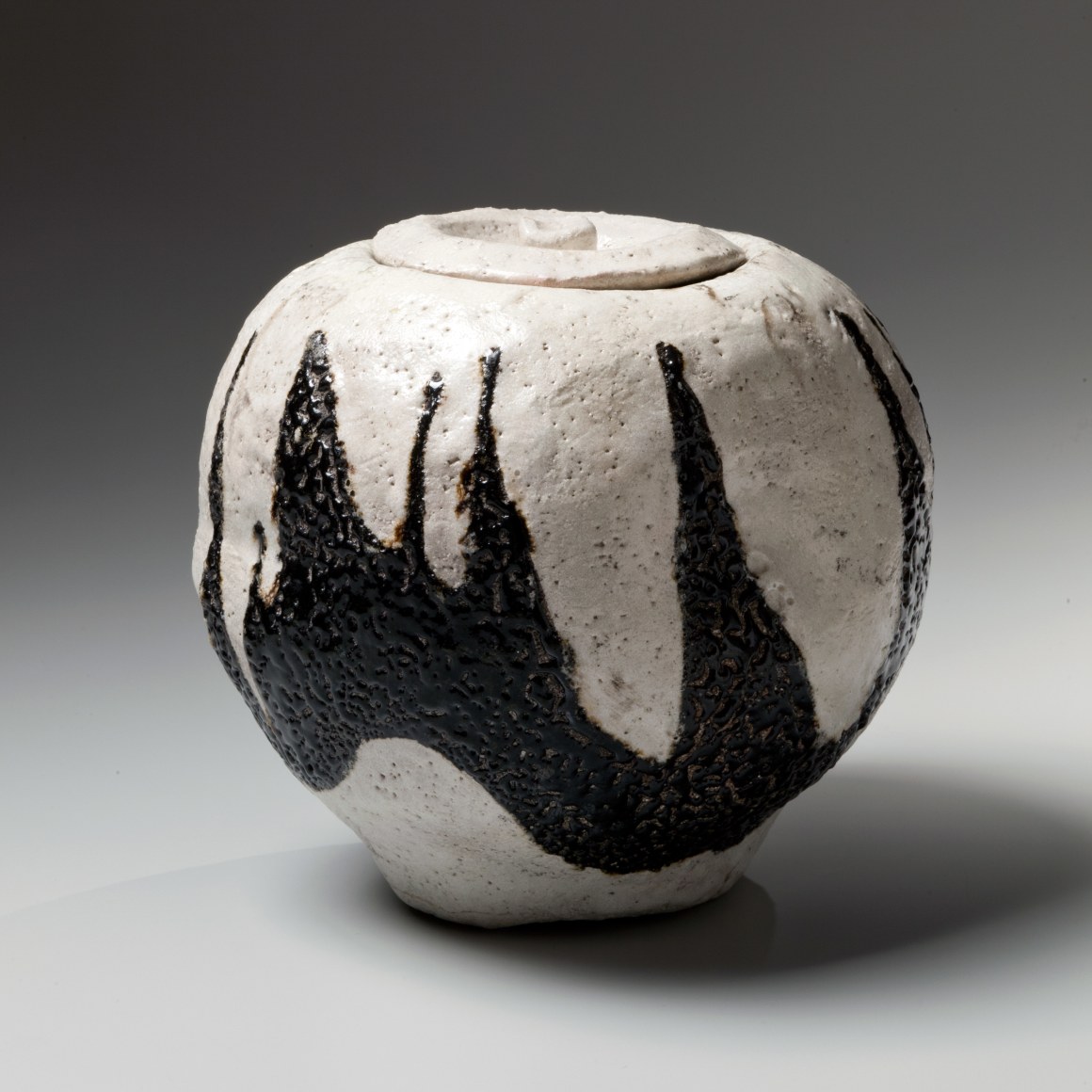 Suzuki Goro, Japanese glazed stoneware, Japanese black and white-glazed water jar, Japanese raku-glazed water jar, Japanese raku mizusashi, 2000
