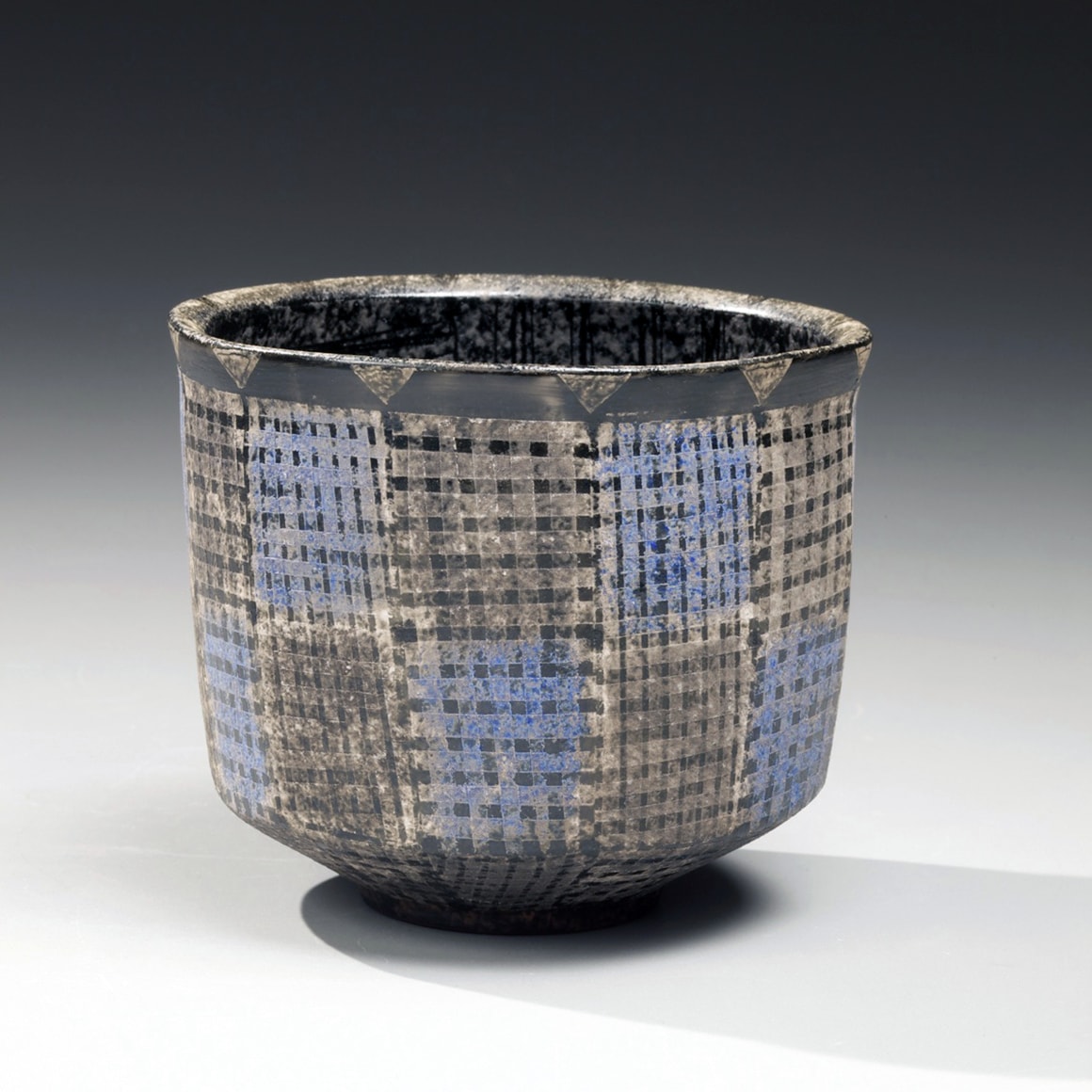 Maeda Masahiro, straight, sided, teabowl, chawan, blue, black, gray, grey, checkered, checker, patterning, pattern, 2012, porcelain, glazed, glaze, ceramics, Japan, Japanese, Japanese ceramics, pottery, contemporary, traditional, clay
