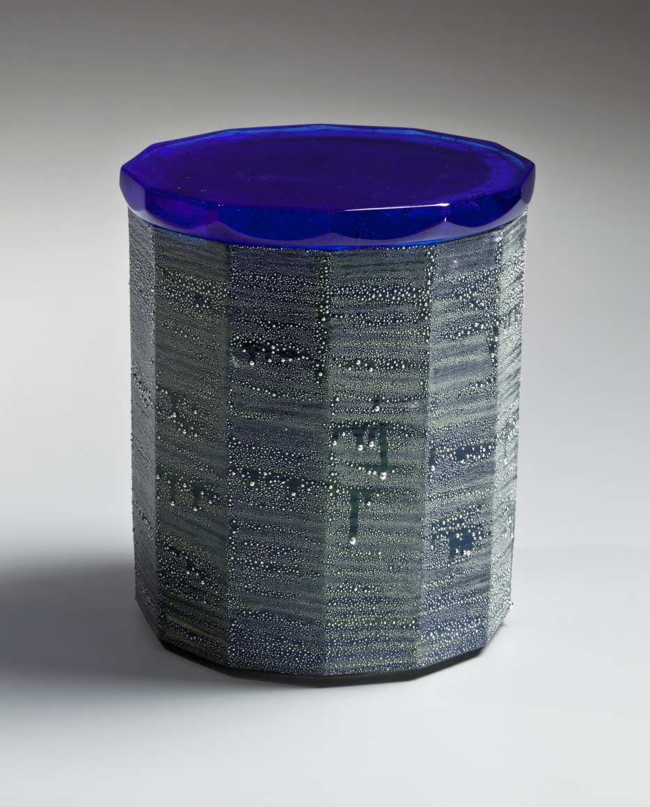 Kondo, Takahiro, Kondo Takahiro, contemporary, ceramics, clay, Japanese, pottery, faceted, waterjar, water jar, mizusashi, cobalt, blue, glaze, turquoise, silver, mist, gintekisai, genteki, overglaze, over-glaze, cast, glass, lid, cover, 2015