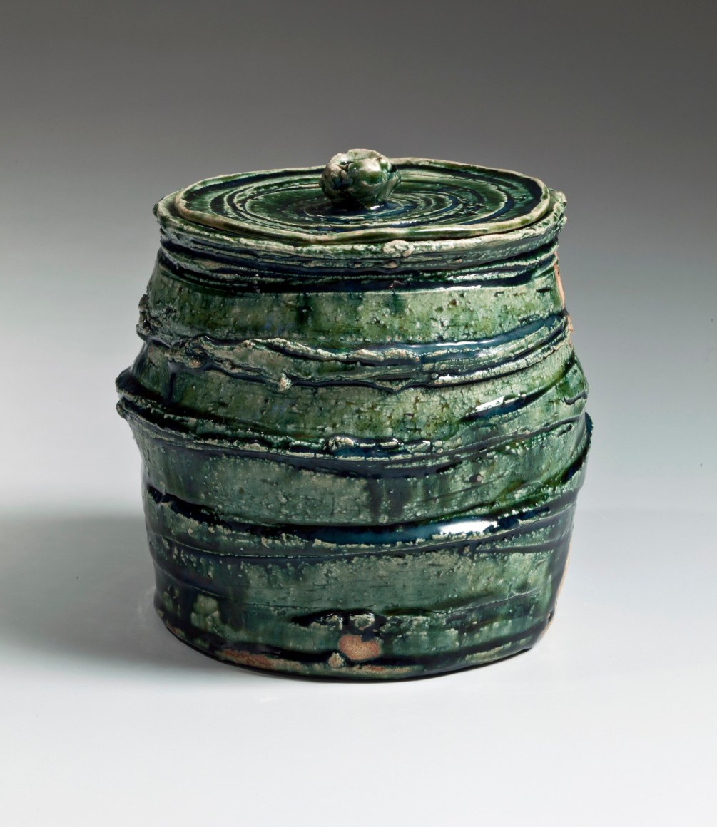 Dark green Oribe-glazed mizusashi (waterjar) with carved bands&nbsp;