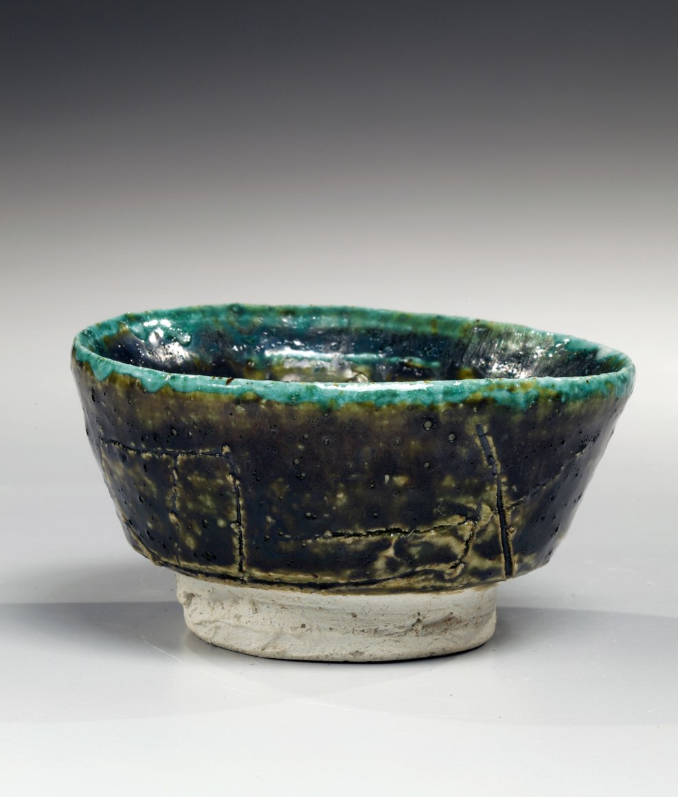 Koie, Ryoji, Koie Ryoji, contemporary, ceramics, Japanese, pottery, clay, blue, green, brown, oribe, glaze, low, sake, cup, guinomi, incised, design, 1985, stoneware