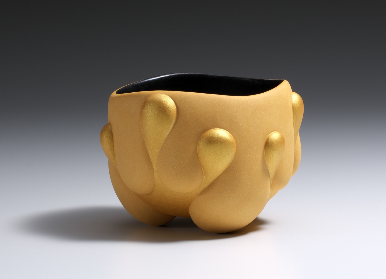 Takemura Yuri (b. 1980), Wan &quot;Mitsu no mitsu&quot;: Teabowl &quot;Secret Offering&quot;